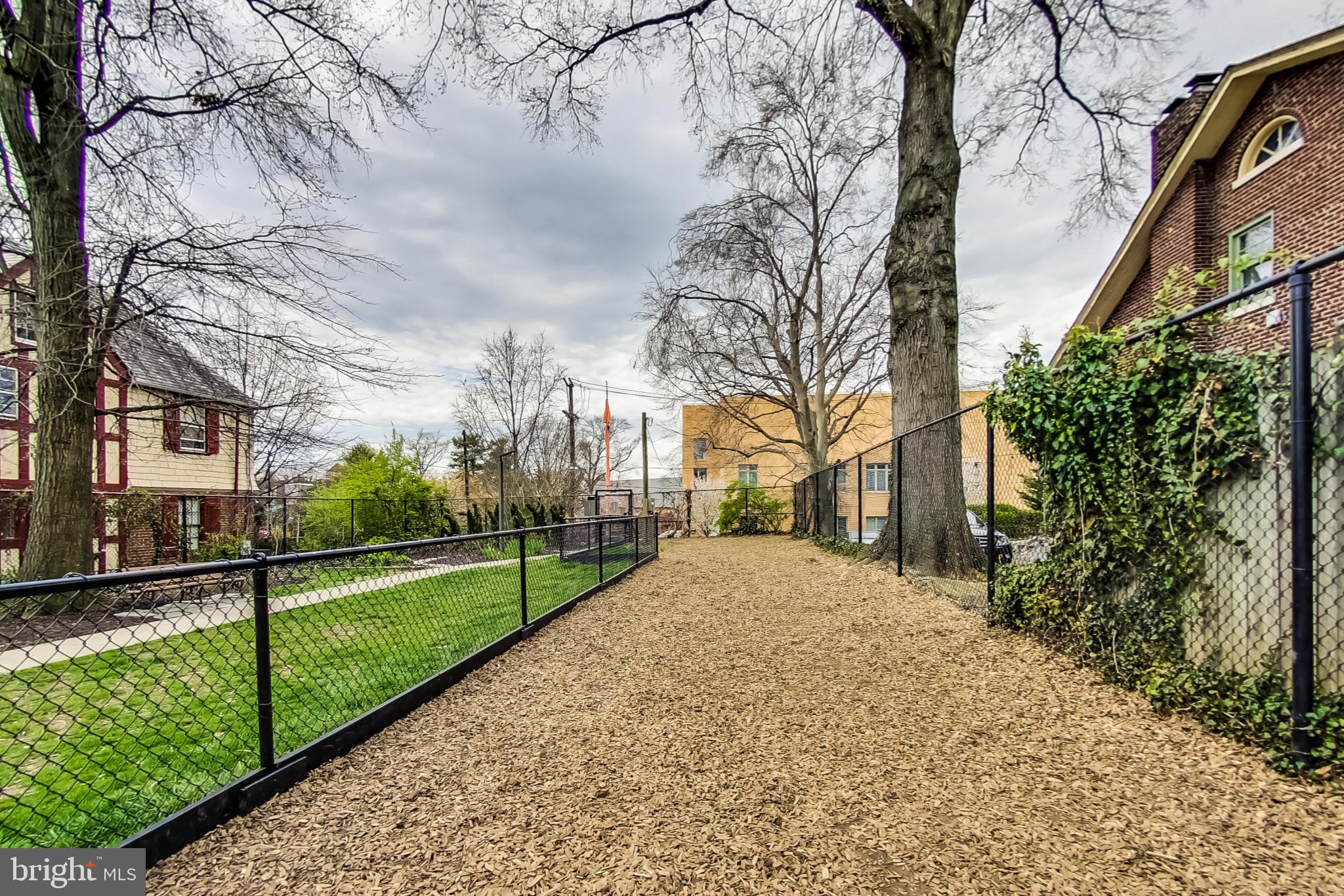 3100 Wisconsin Ave NW #B12