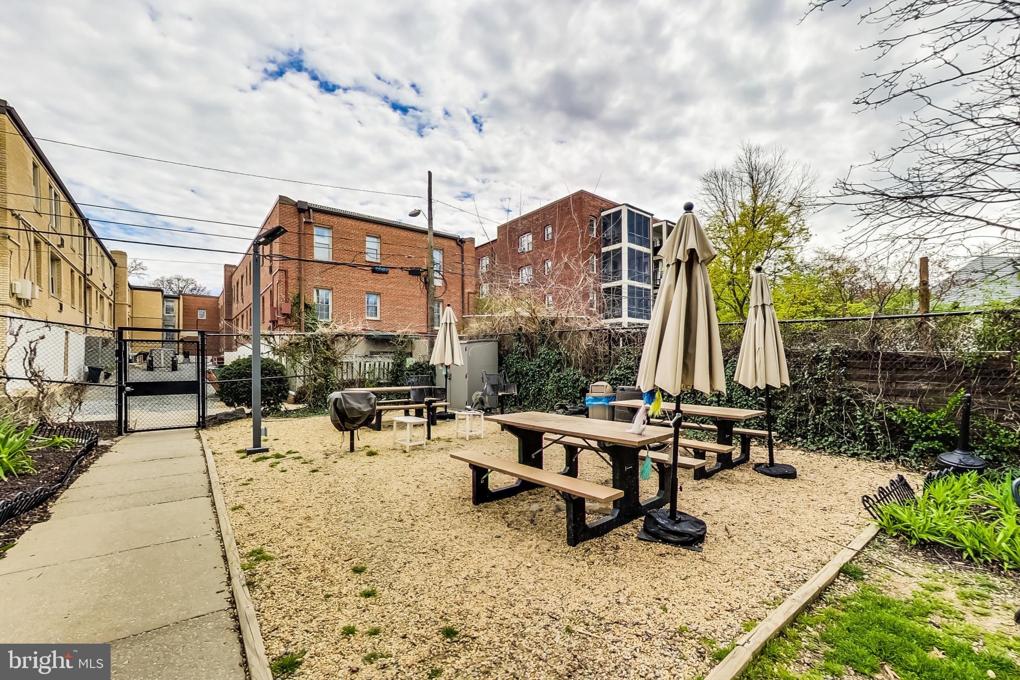 3100 Wisconsin Ave NW #B12