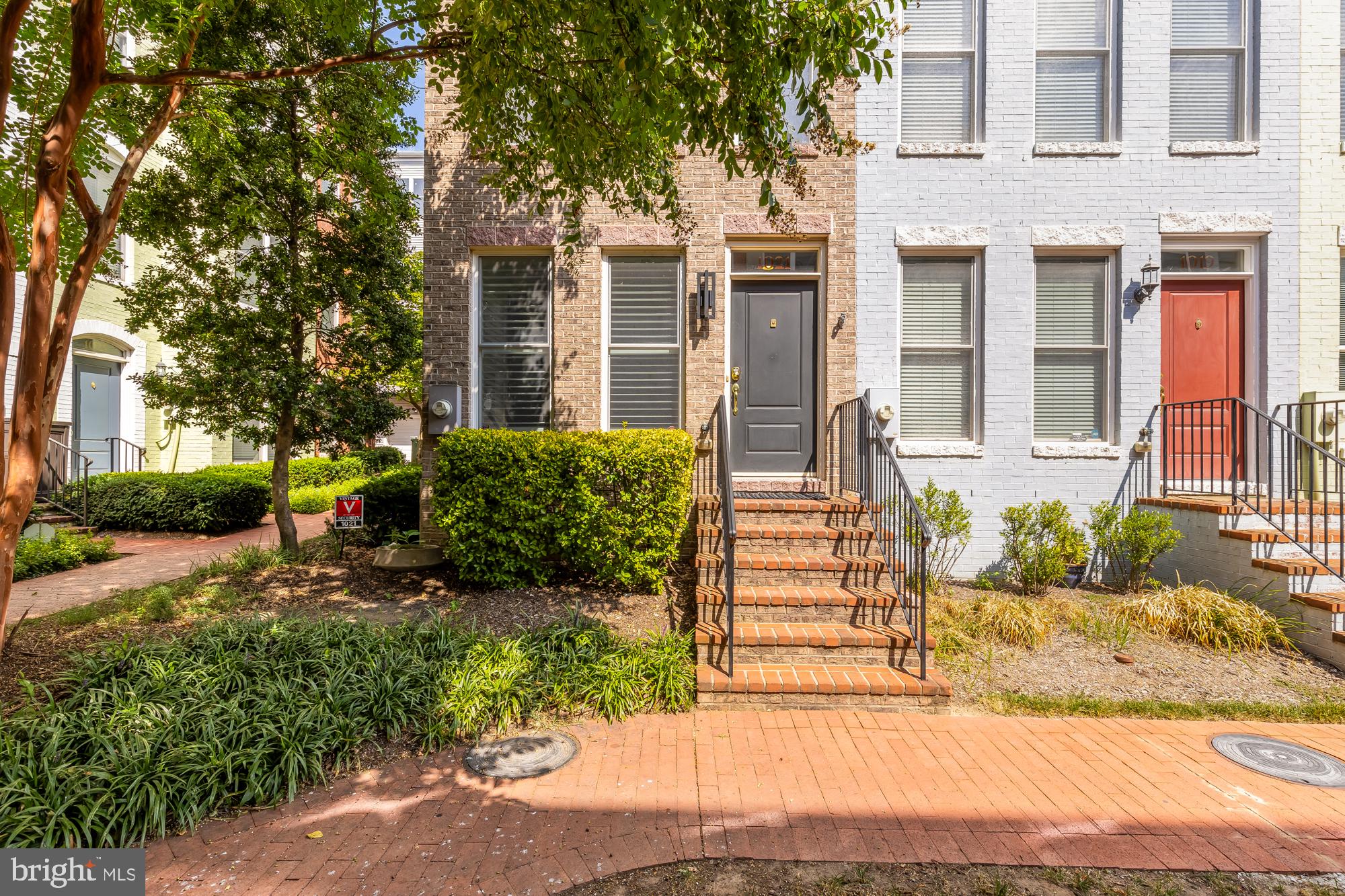1021 5th St SE