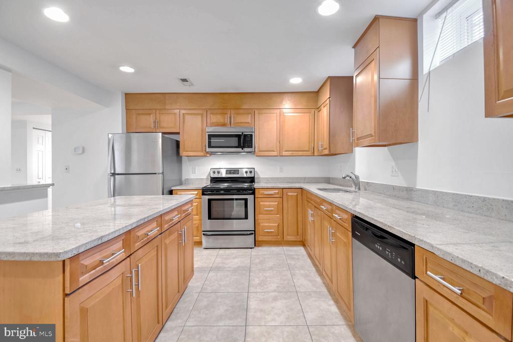 424 Q ST NW #B