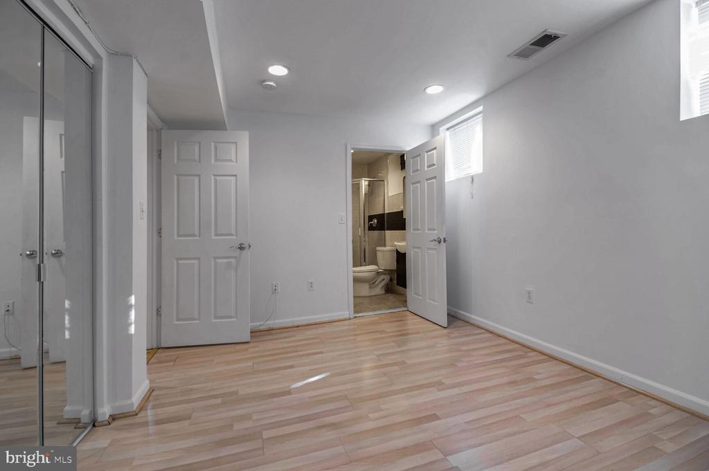 424 Q ST NW #B