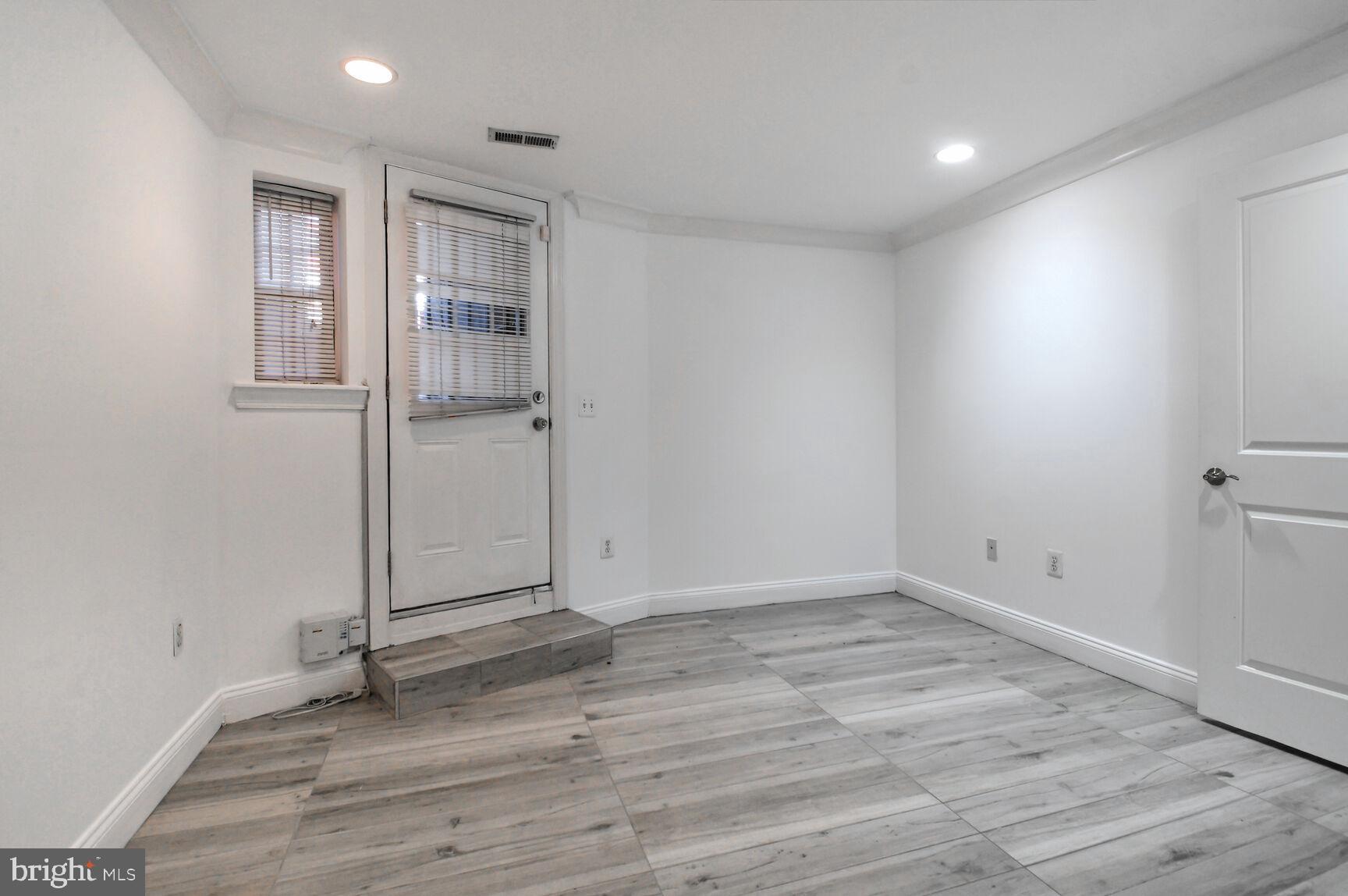 243 FLORIDA AVE NW #1