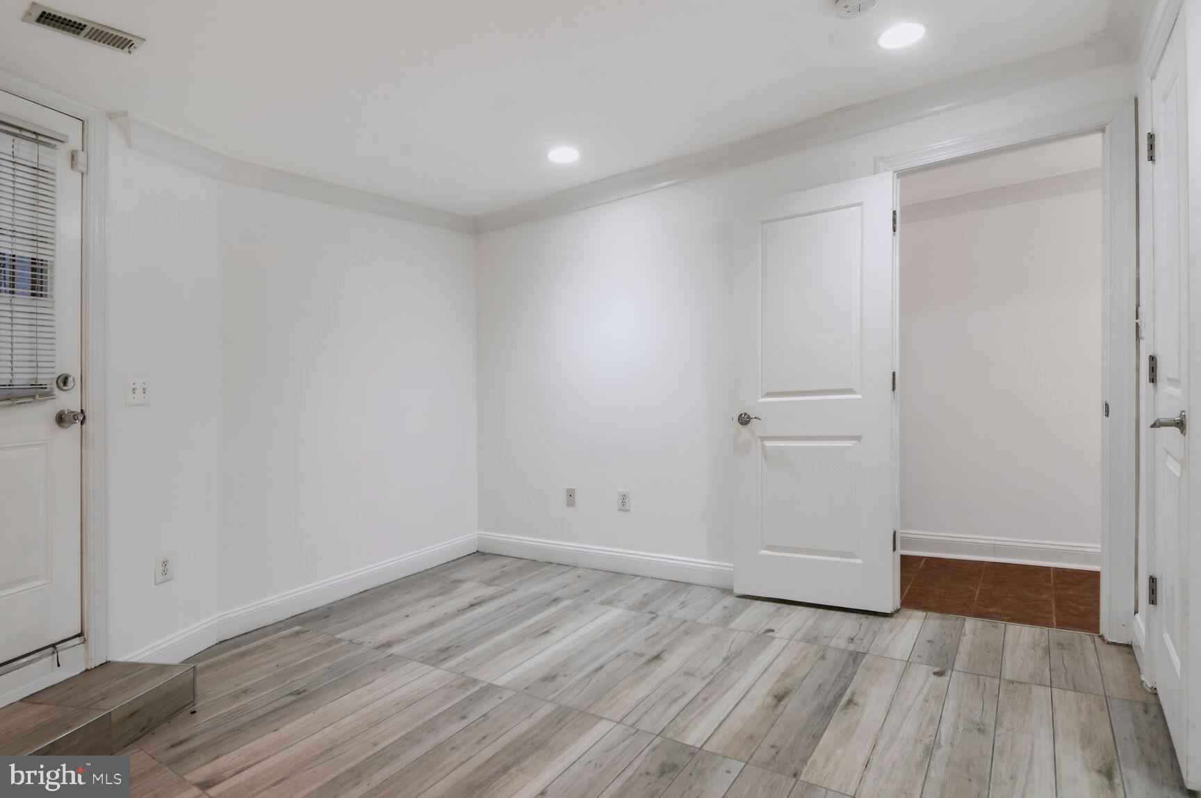 243 FLORIDA AVE NW #1