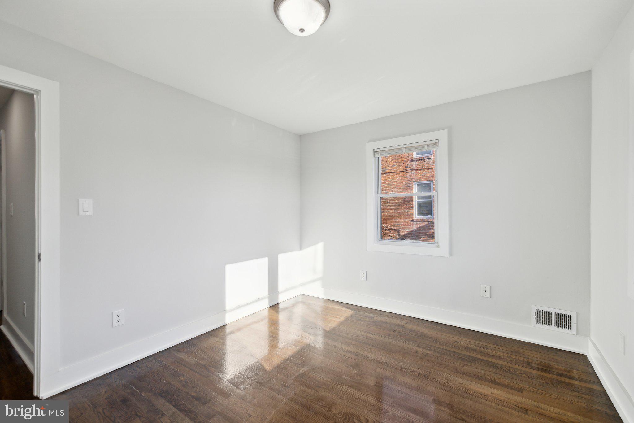 716 Congress St SE