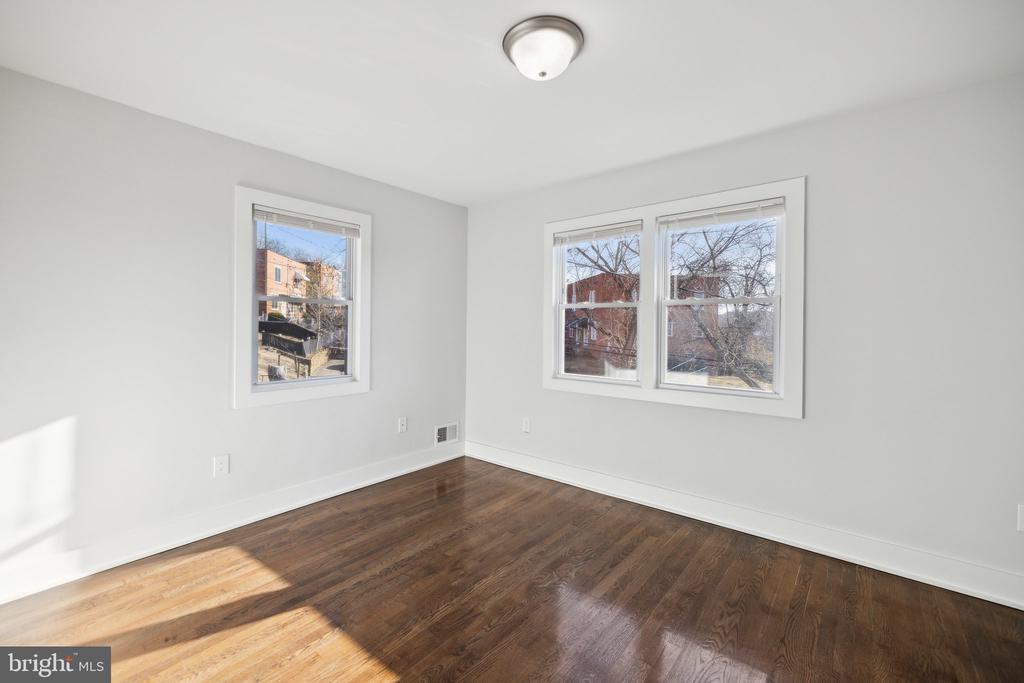 716 Congress St SE