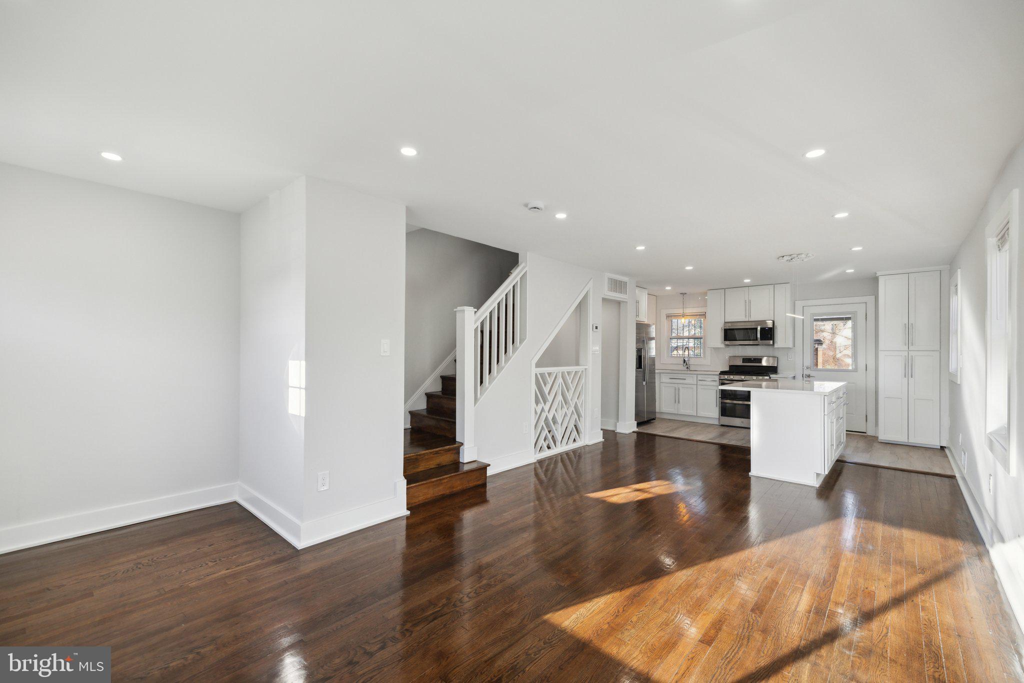 716 Congress St SE