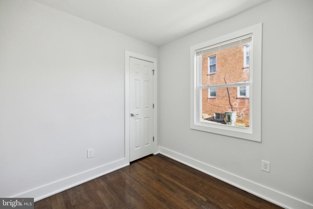 716 Congress St SE