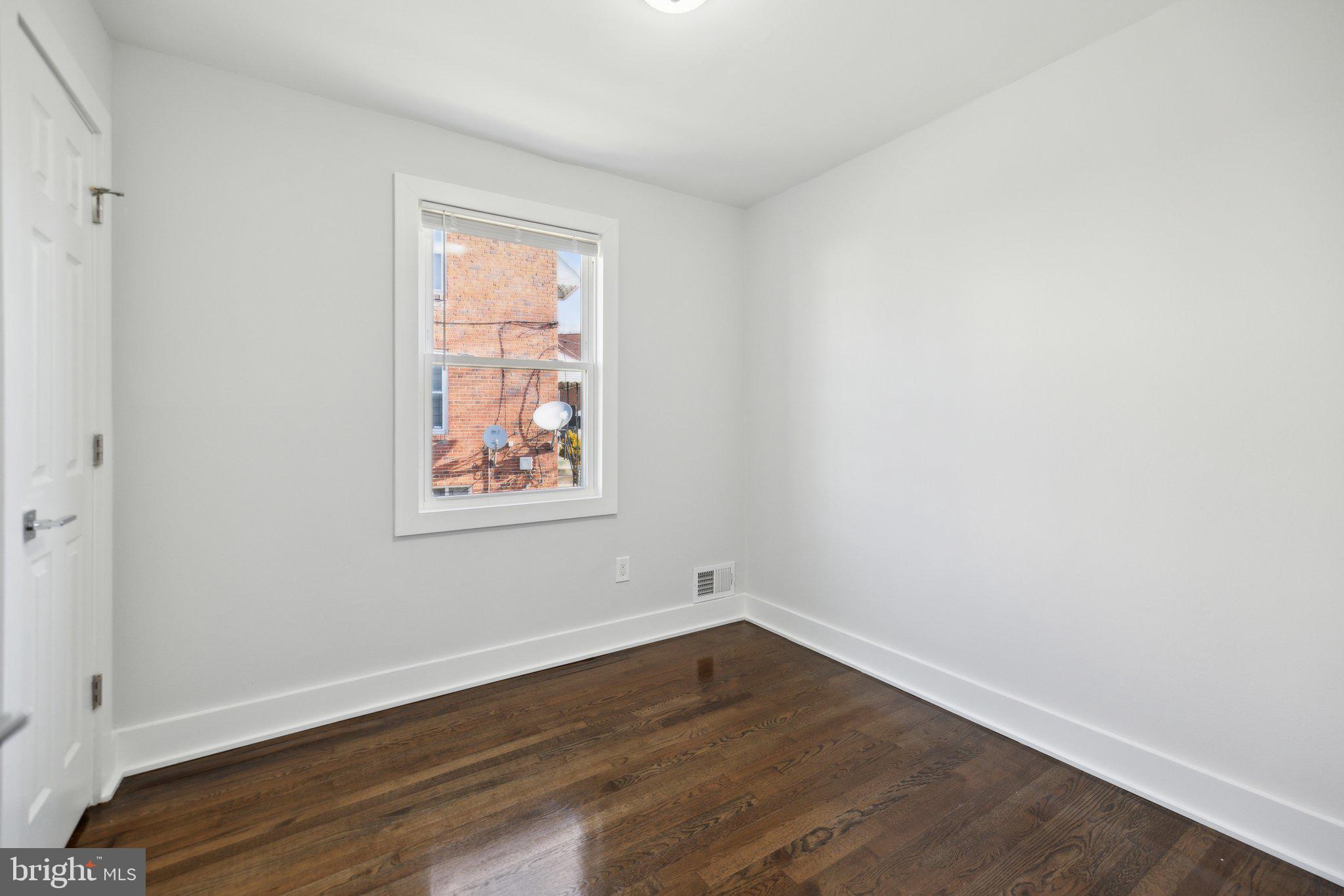 716 Congress St SE