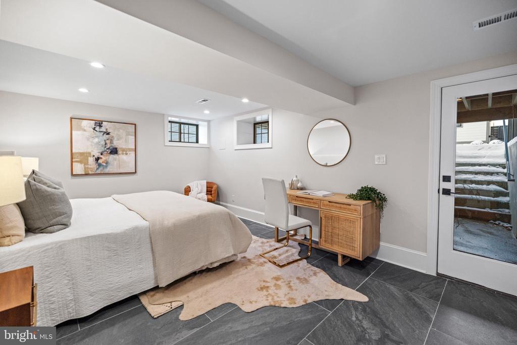 1307 Gallatin St NW