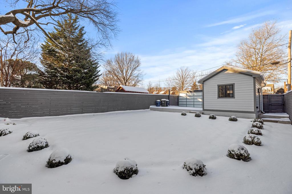 1307 Gallatin St NW