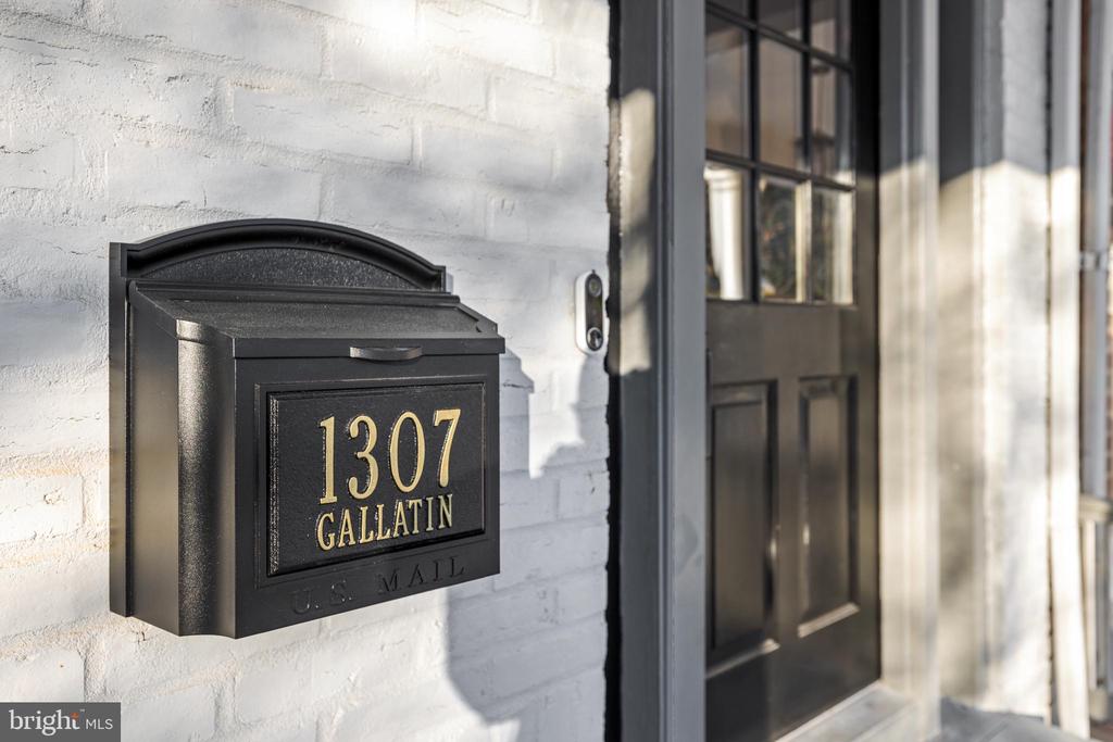 1307 Gallatin St NW
