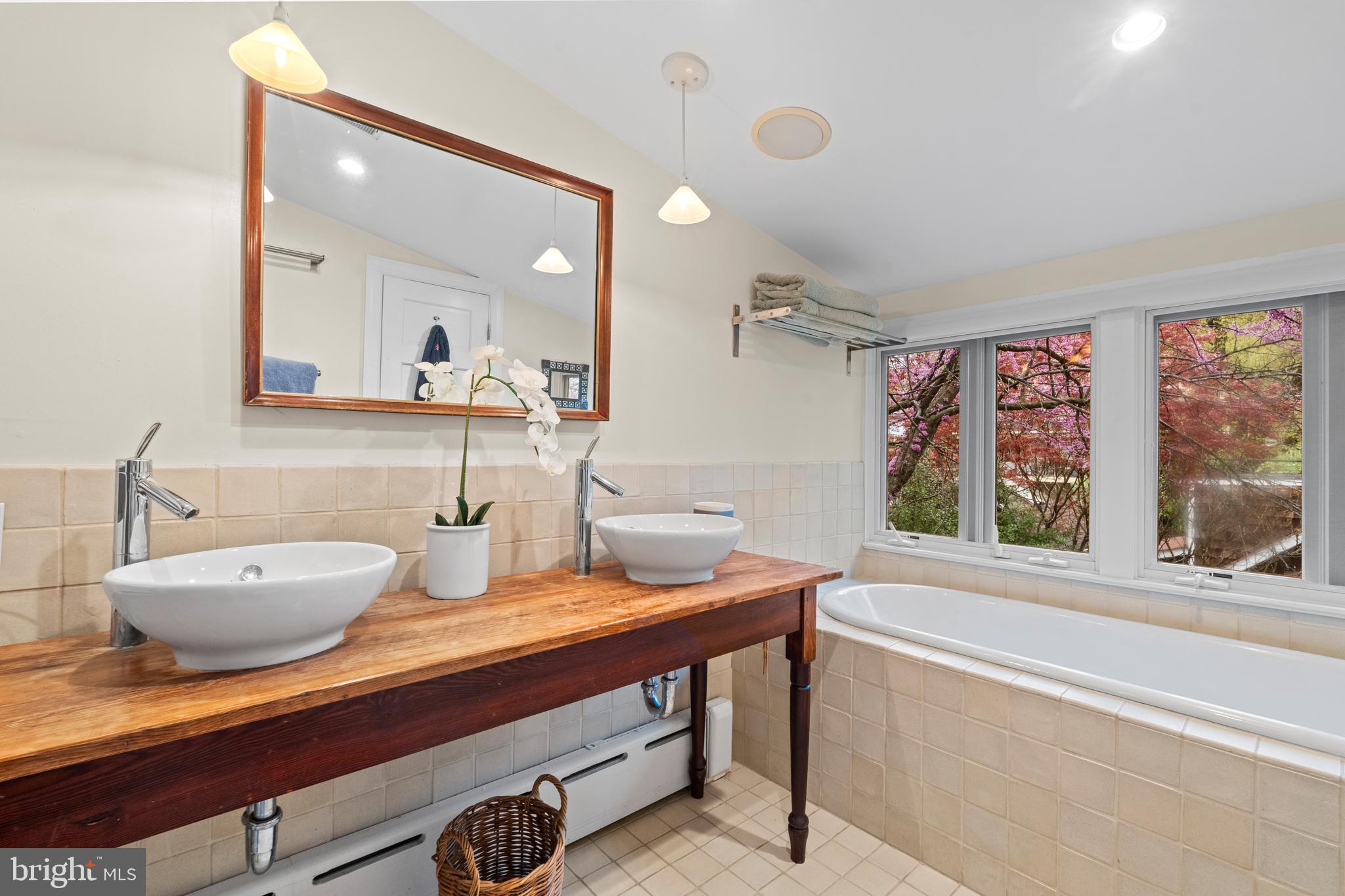 5725 SHERIER PLACE NW