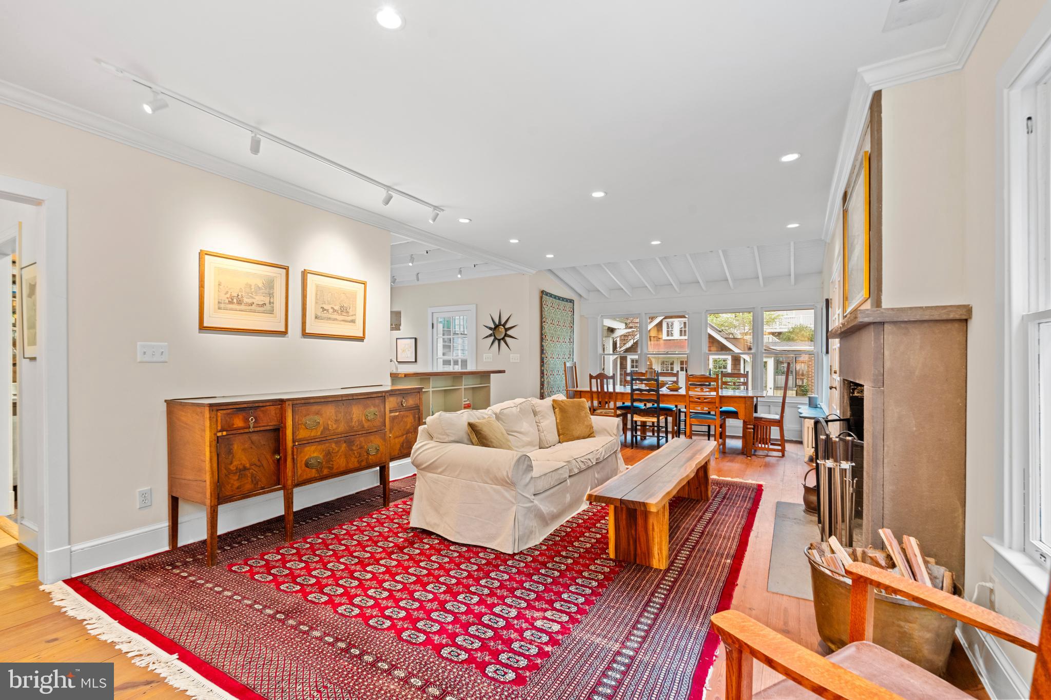 5725 SHERIER PLACE NW