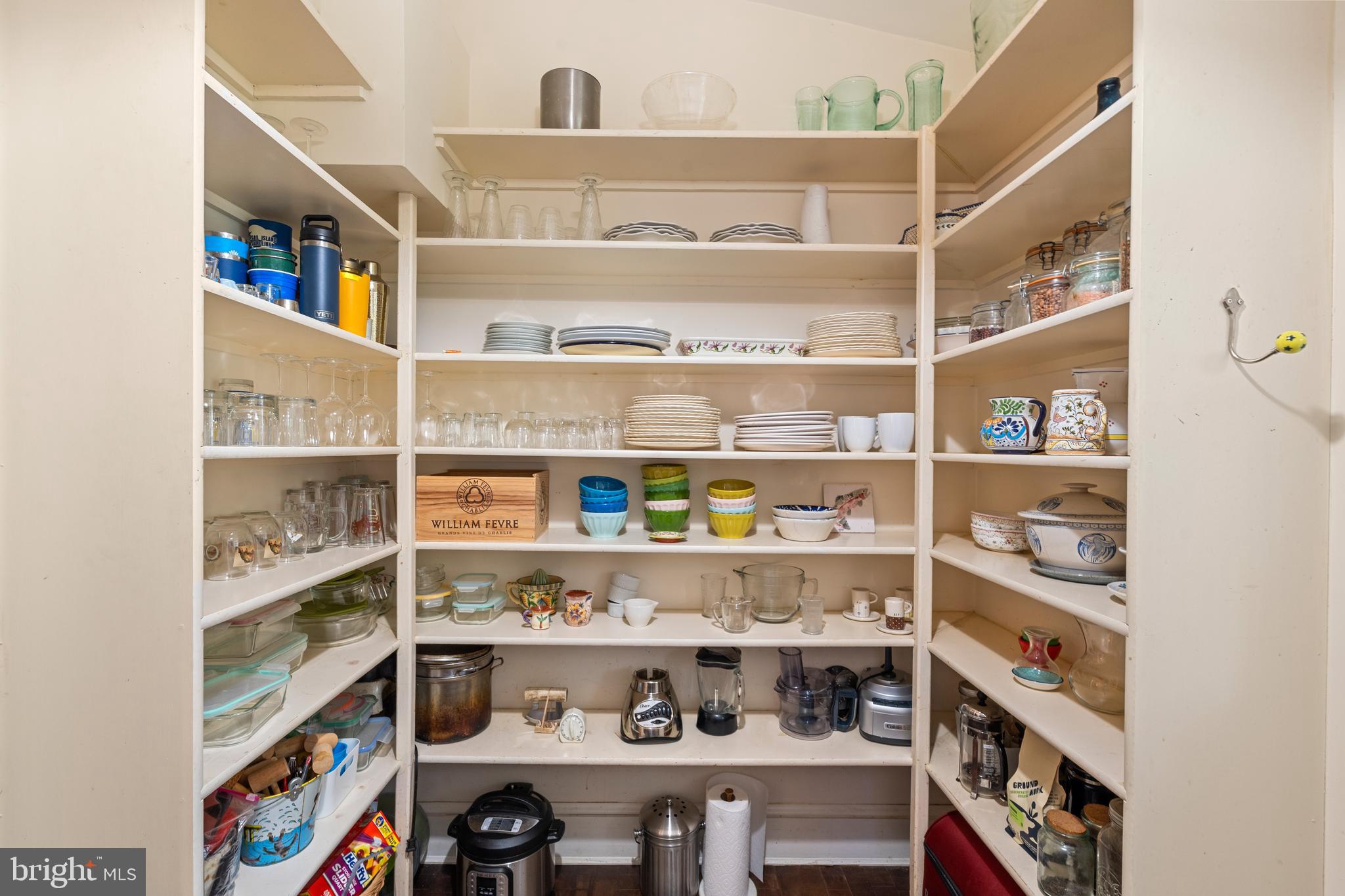 5725 SHERIER PLACE NW