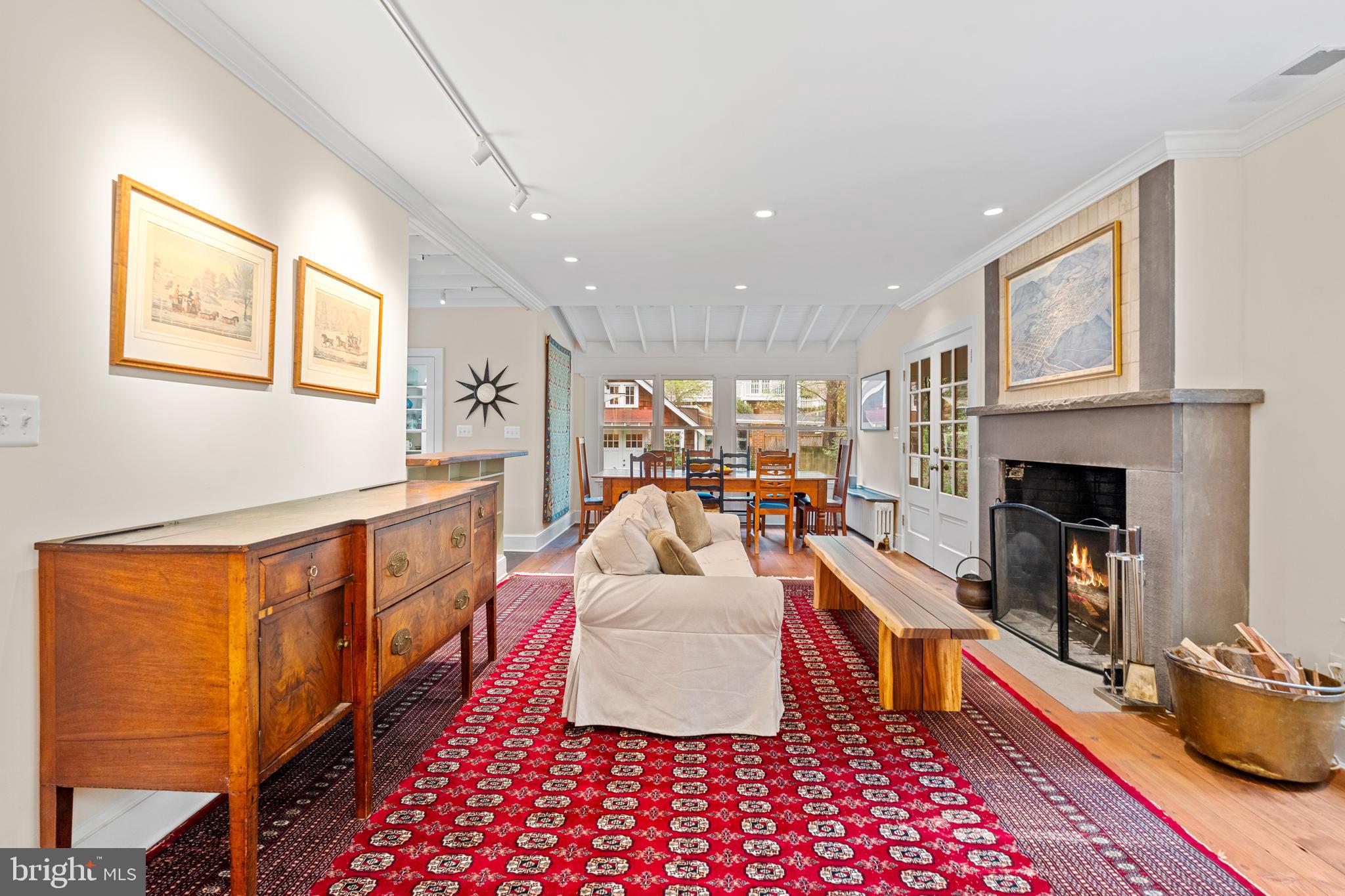 5725 SHERIER PLACE NW