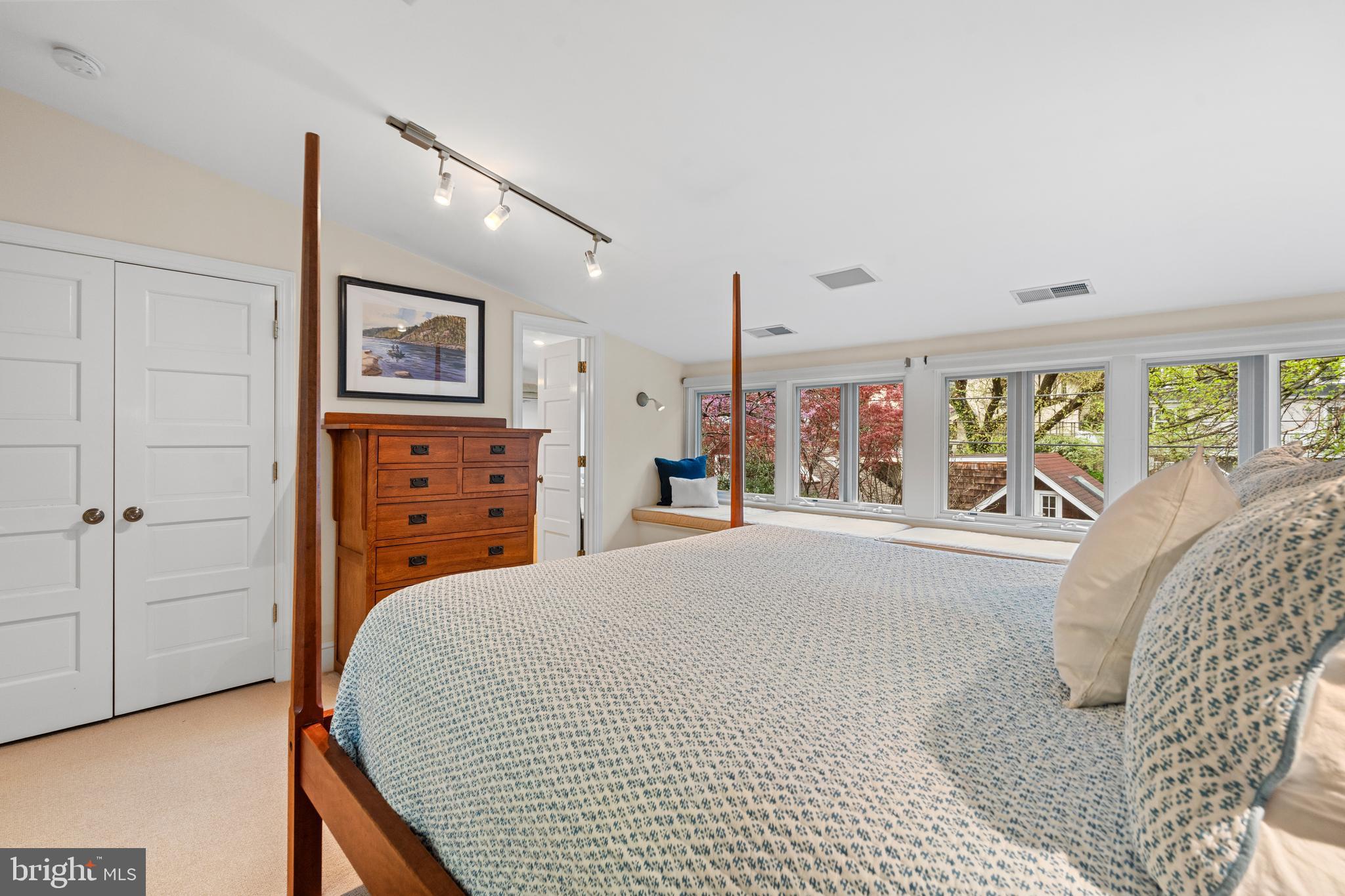 5725 SHERIER PLACE NW