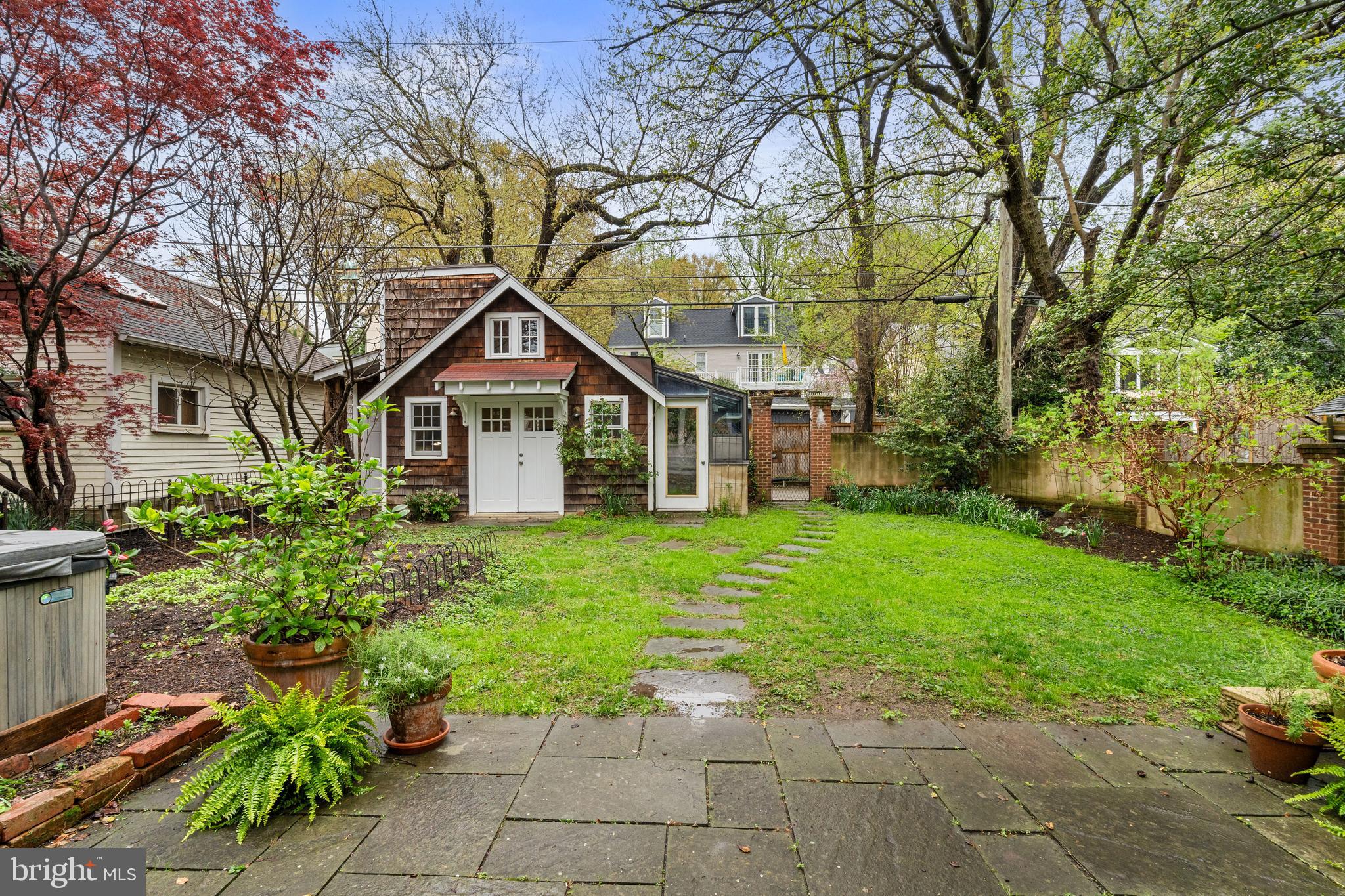 5725 SHERIER PLACE NW