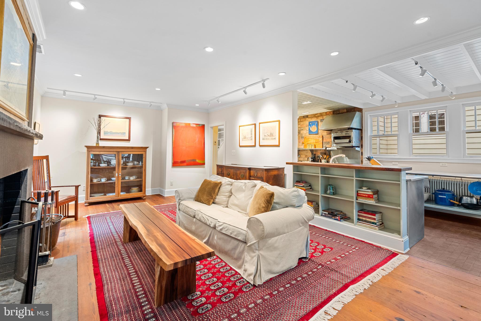 5725 SHERIER PLACE NW