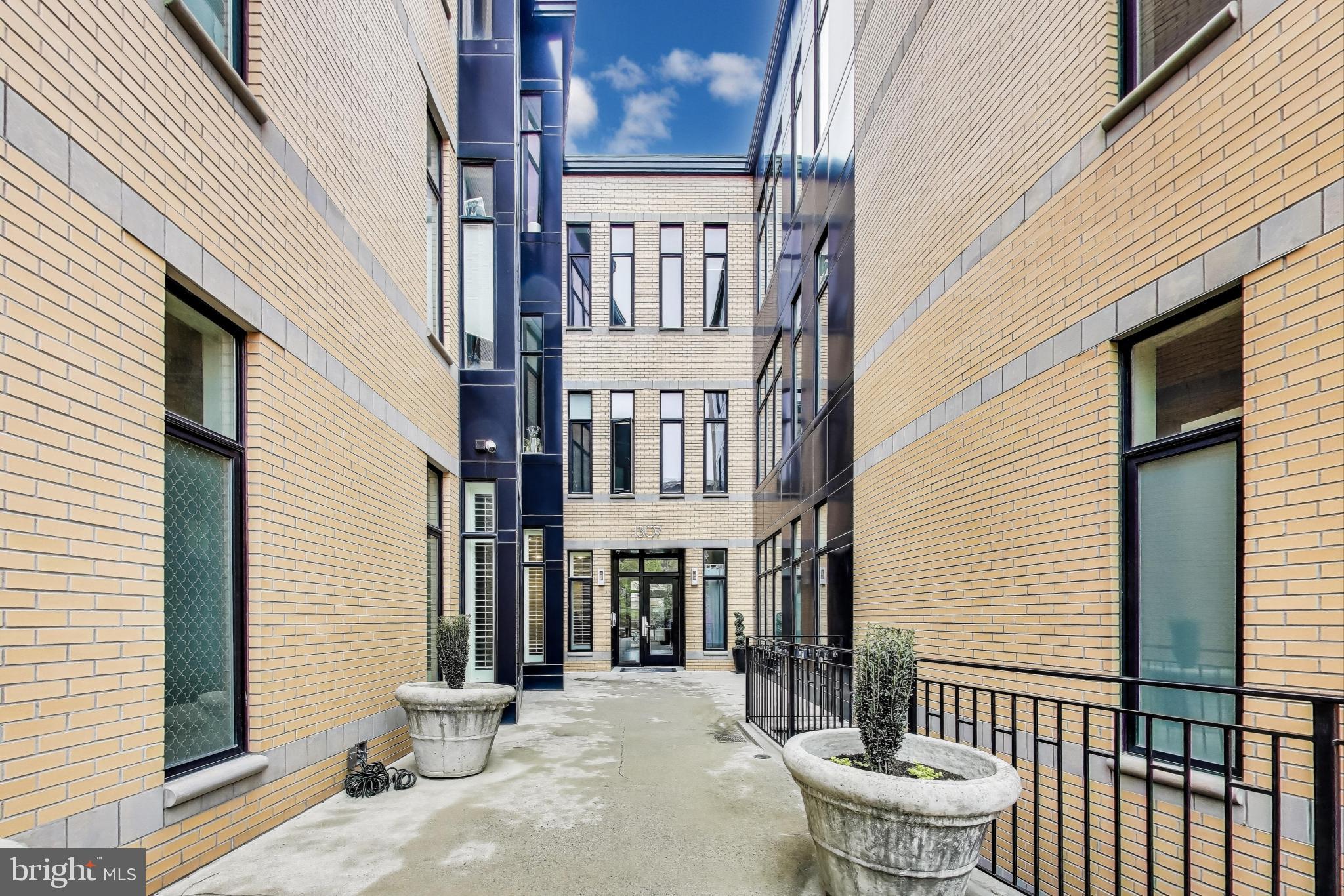 1307 Clifton St NW #22