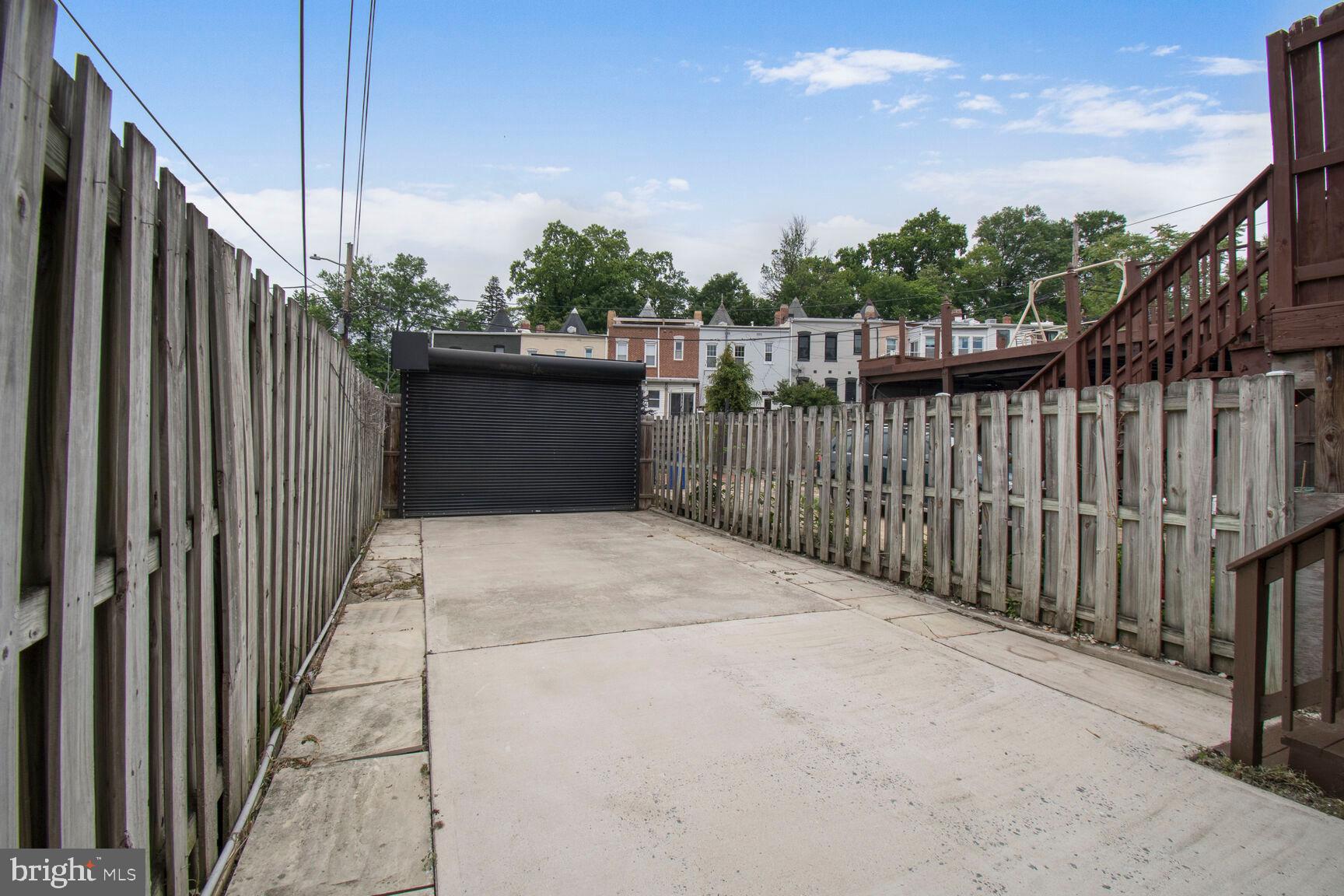 24 RHODE ISLAND AVE NE #A