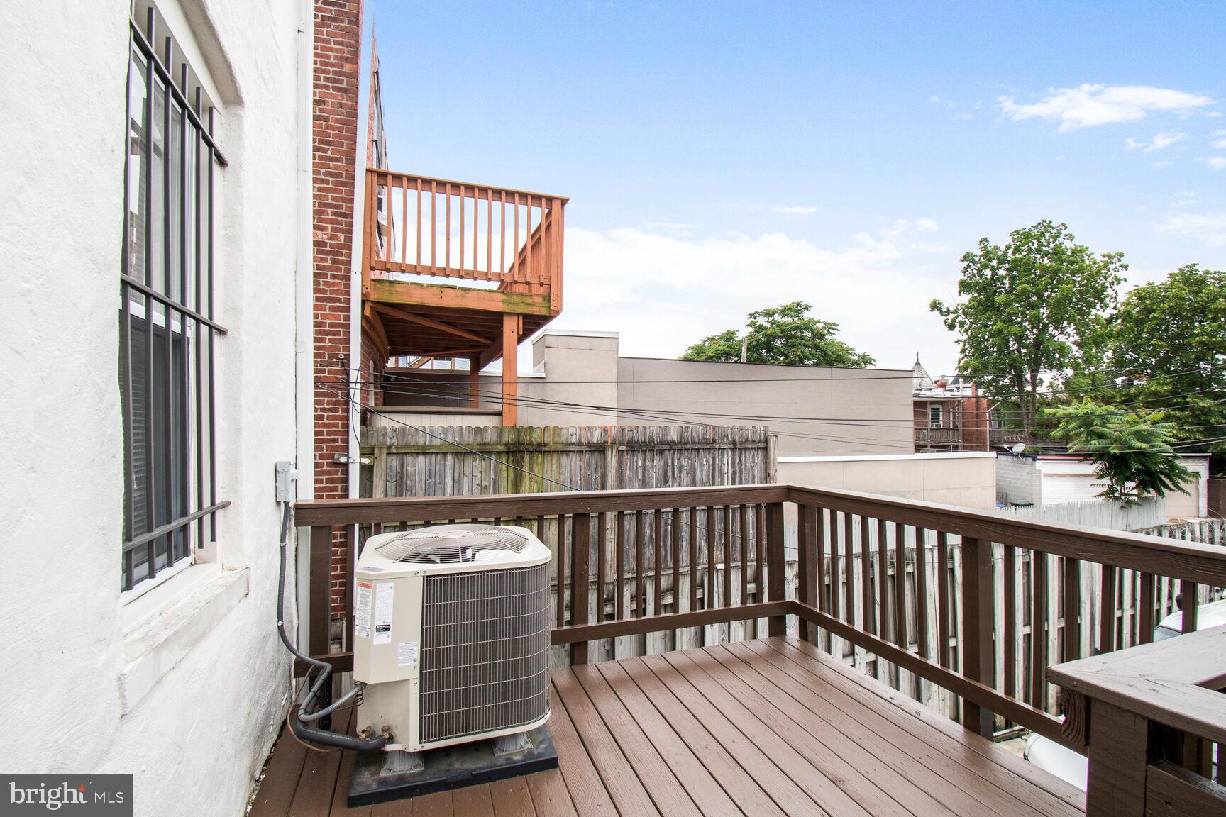 24 RHODE ISLAND AVE NE #A