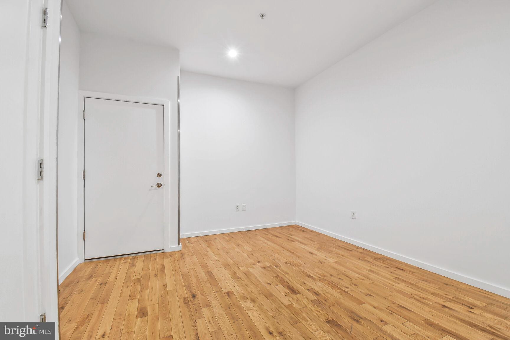 24 RHODE ISLAND AVE NE #A