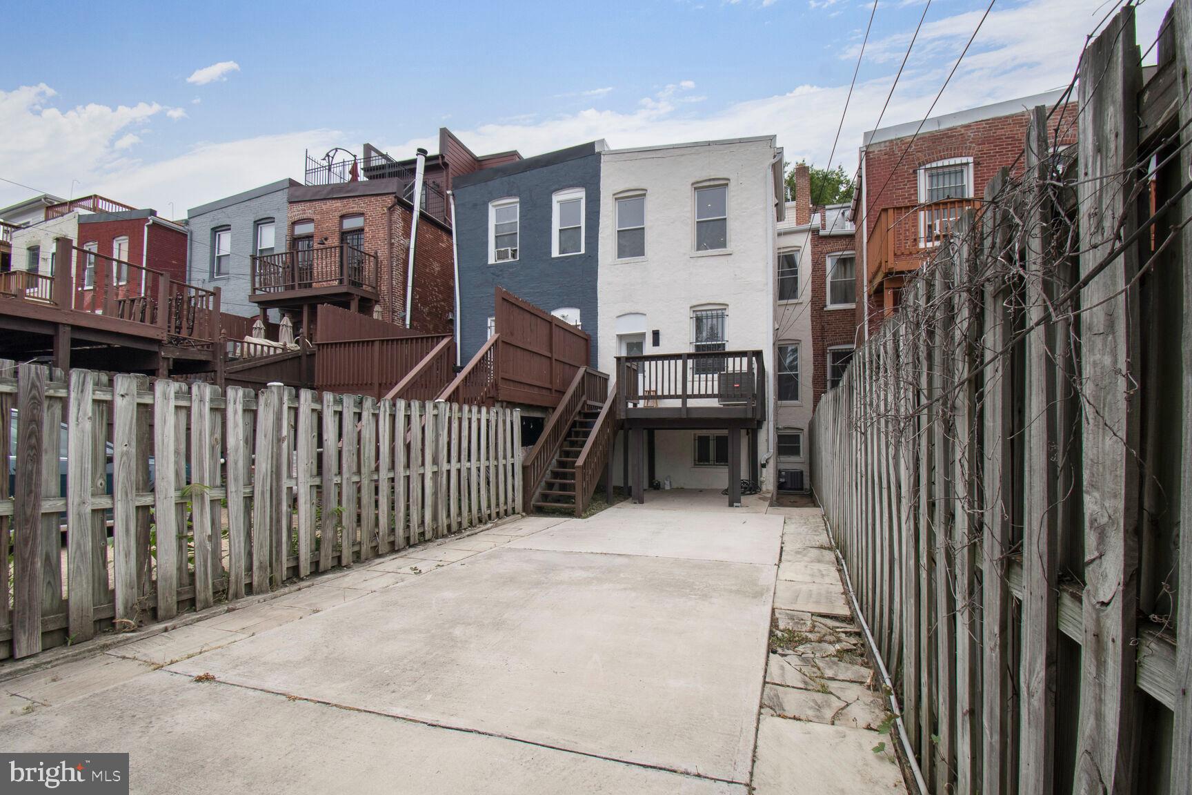 24 RHODE ISLAND AVE NE #A