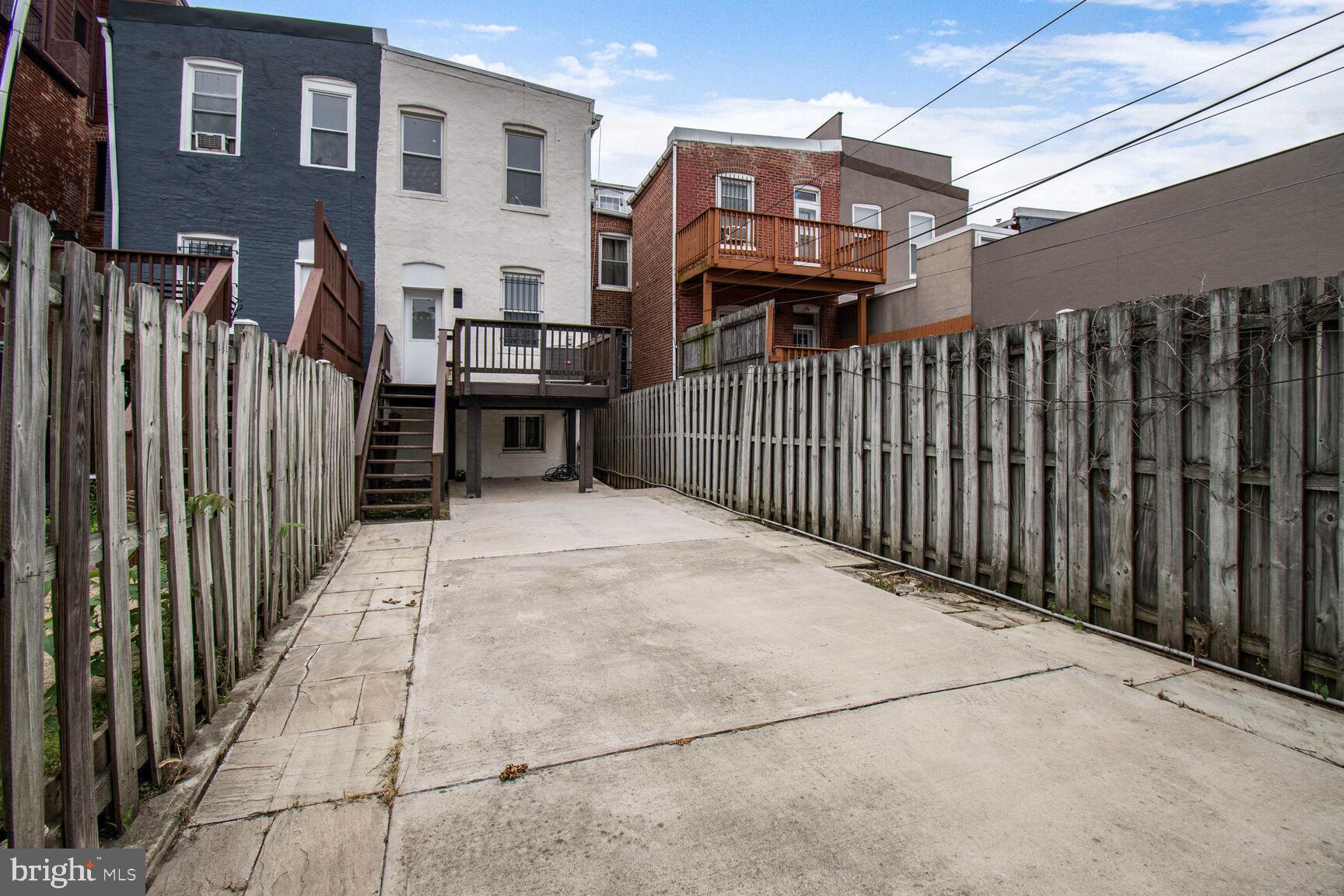 24 RHODE ISLAND AVE NE #A