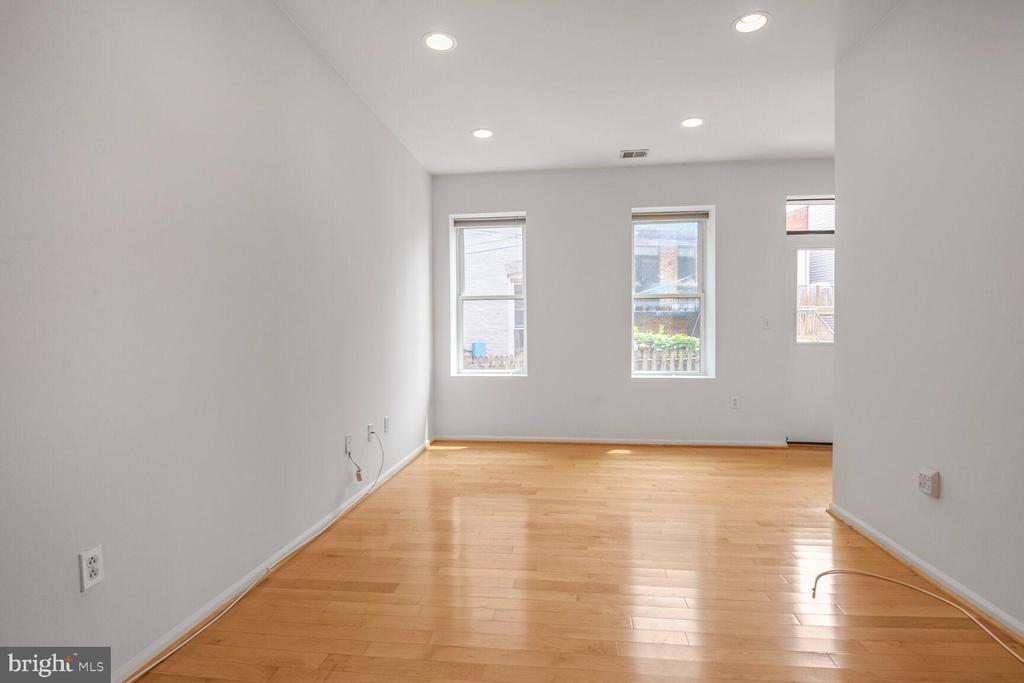 424 Q ST NW #F