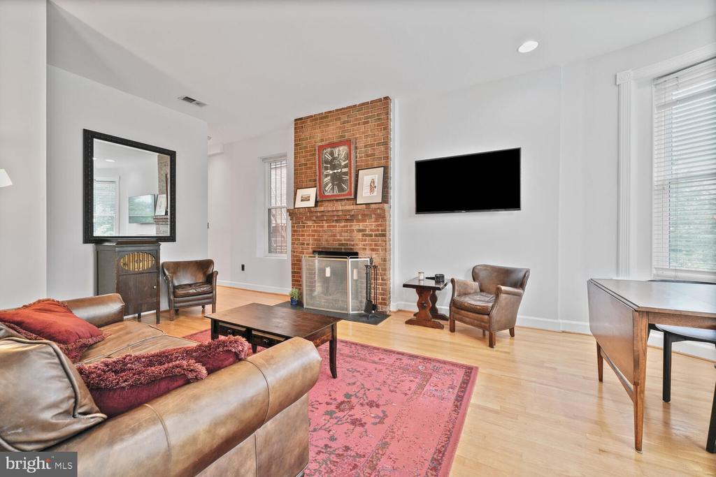 1421 T St NW #5