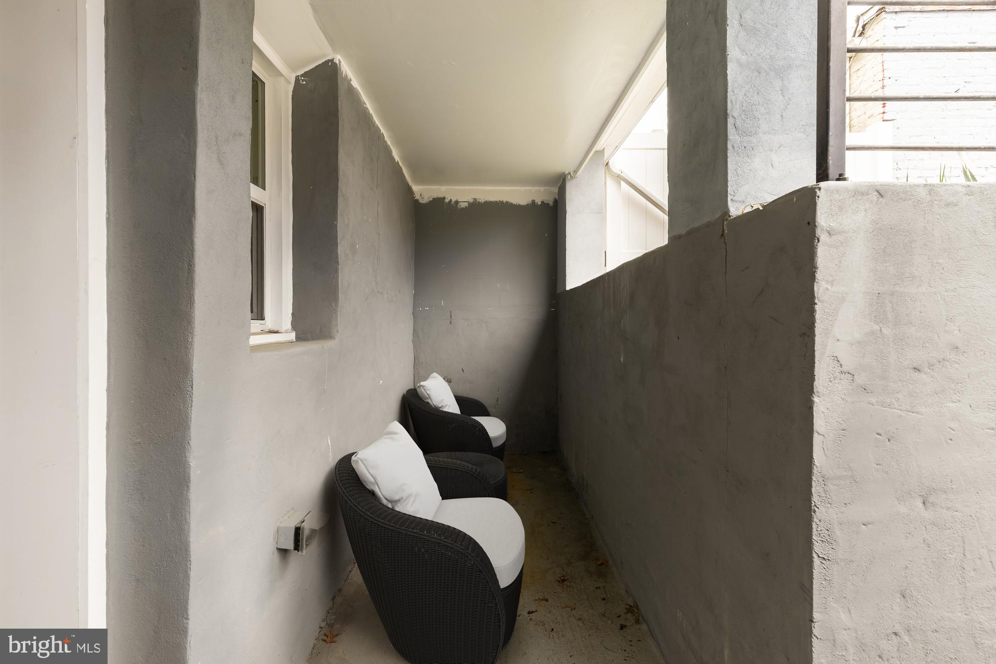 909 WEBSTER ST NW #1