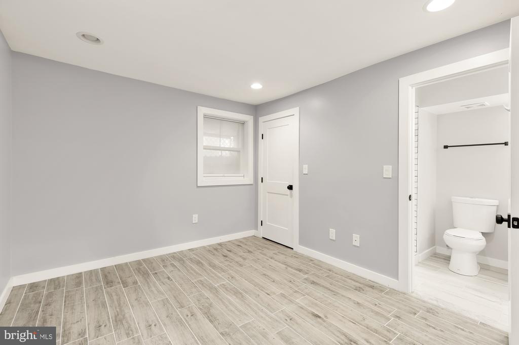 909 WEBSTER ST NW #1