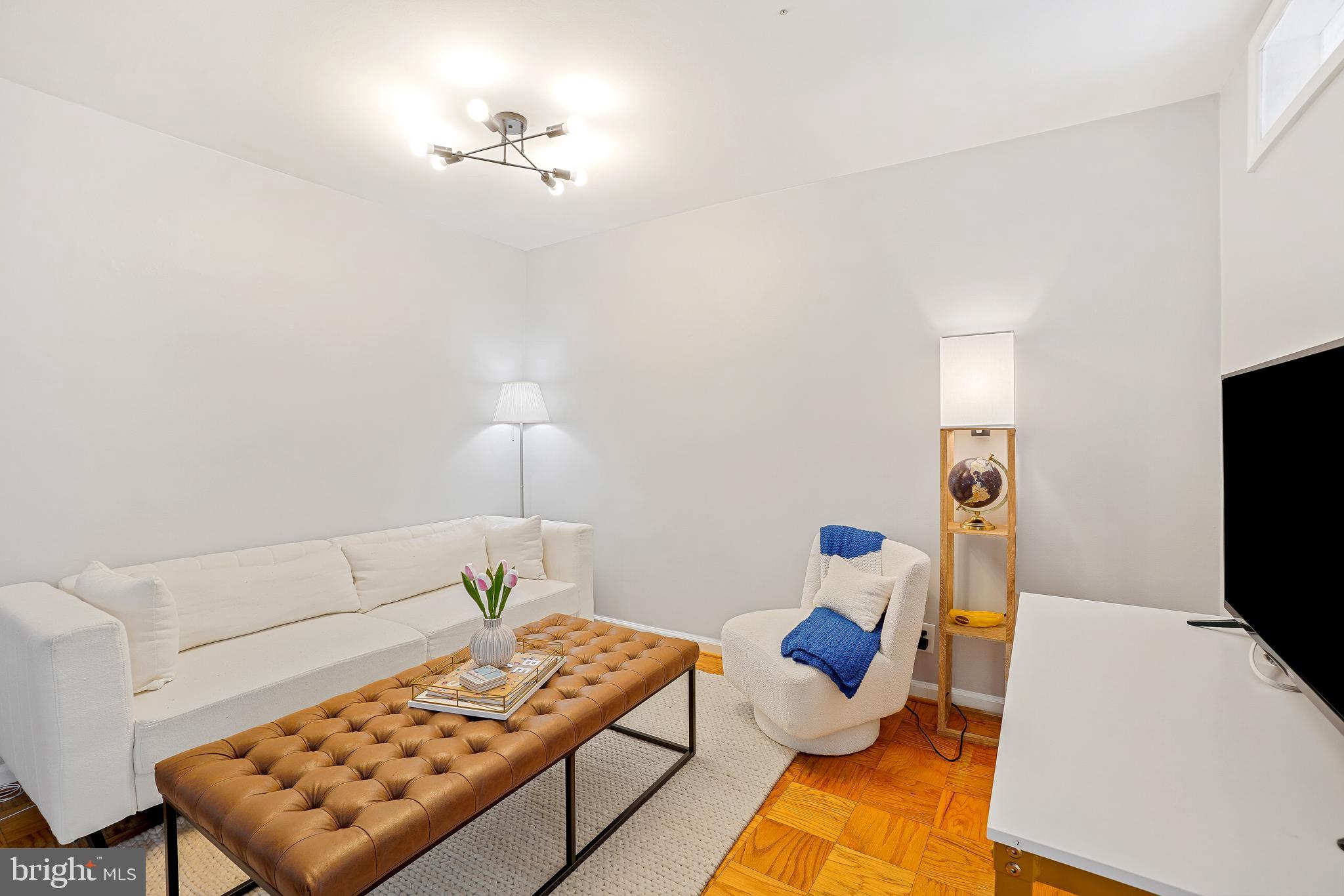 1545 18TH ST NW #215