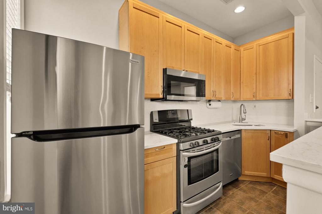 1933 18TH STREET NW 304