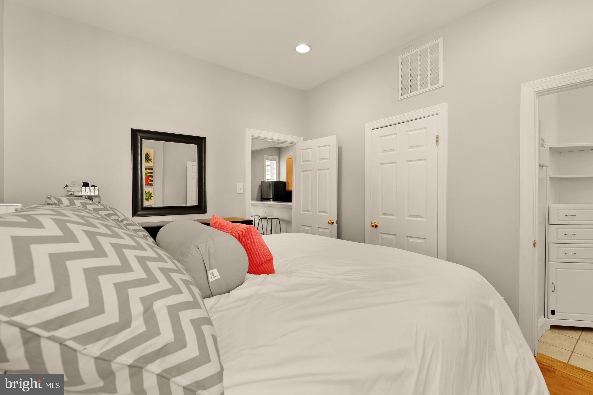 1933 18TH STREET NW 304