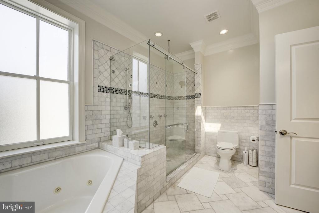 1530 15TH STREET NW
