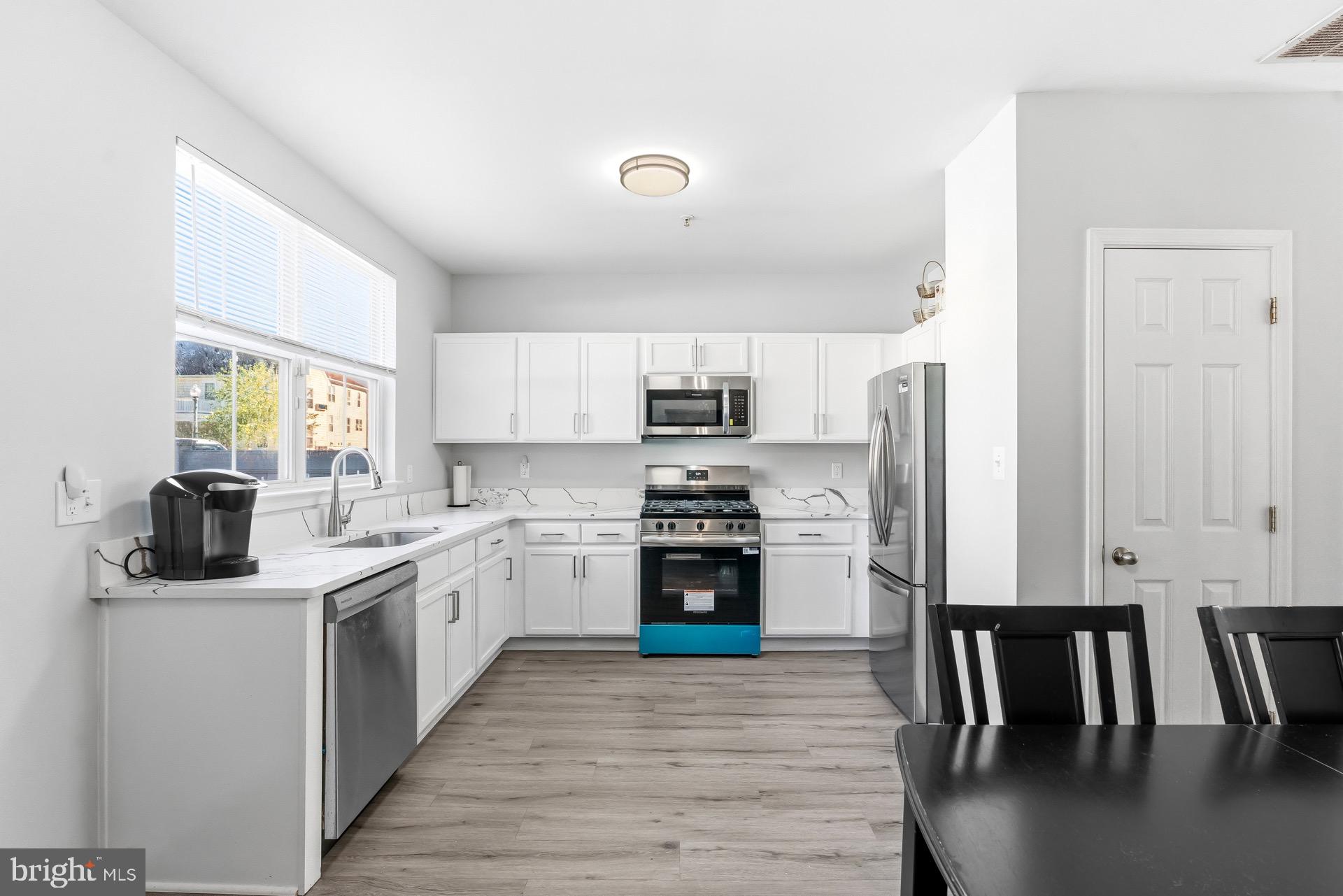 1753 TOBIAS DRIVE SE