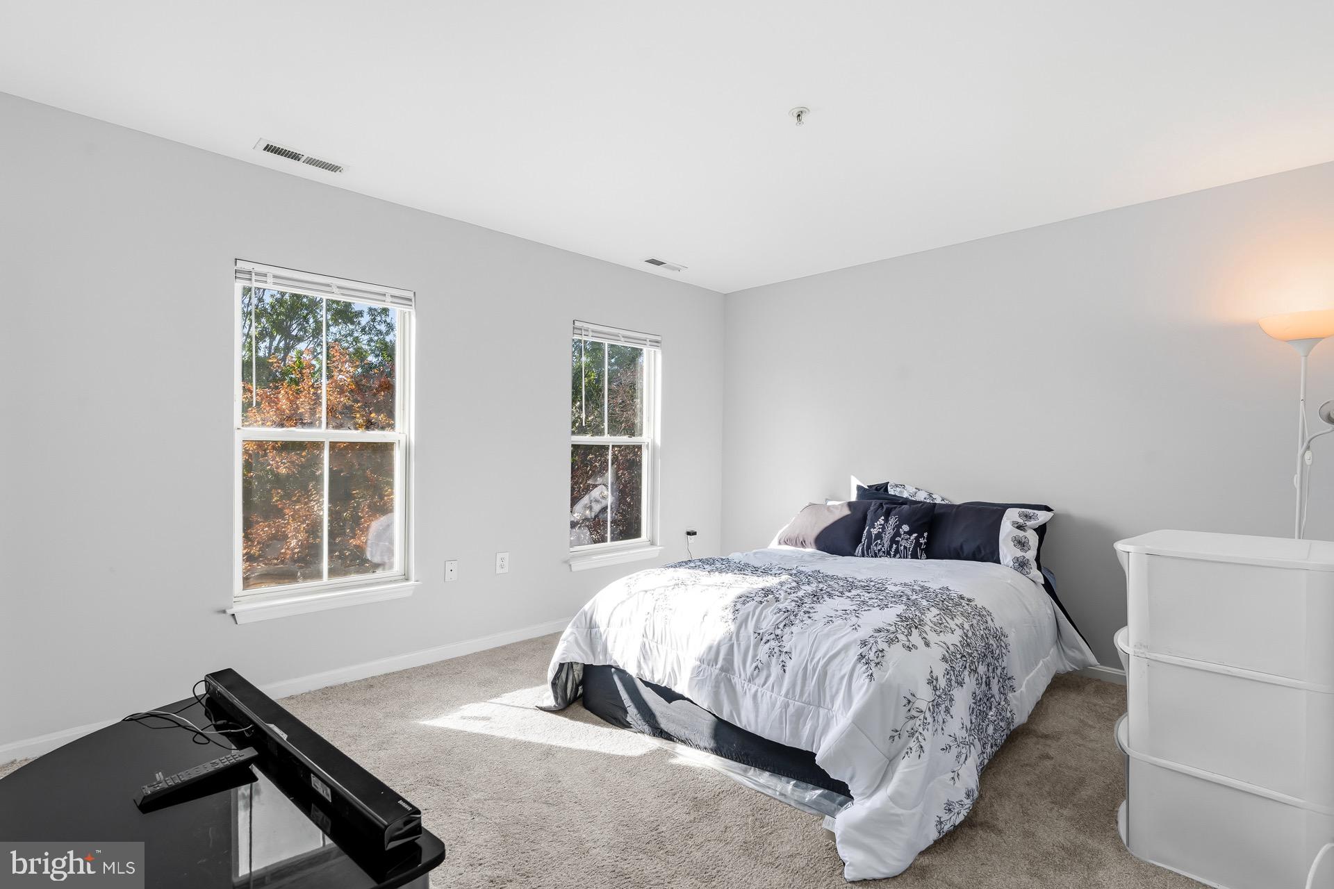 1753 TOBIAS DRIVE SE