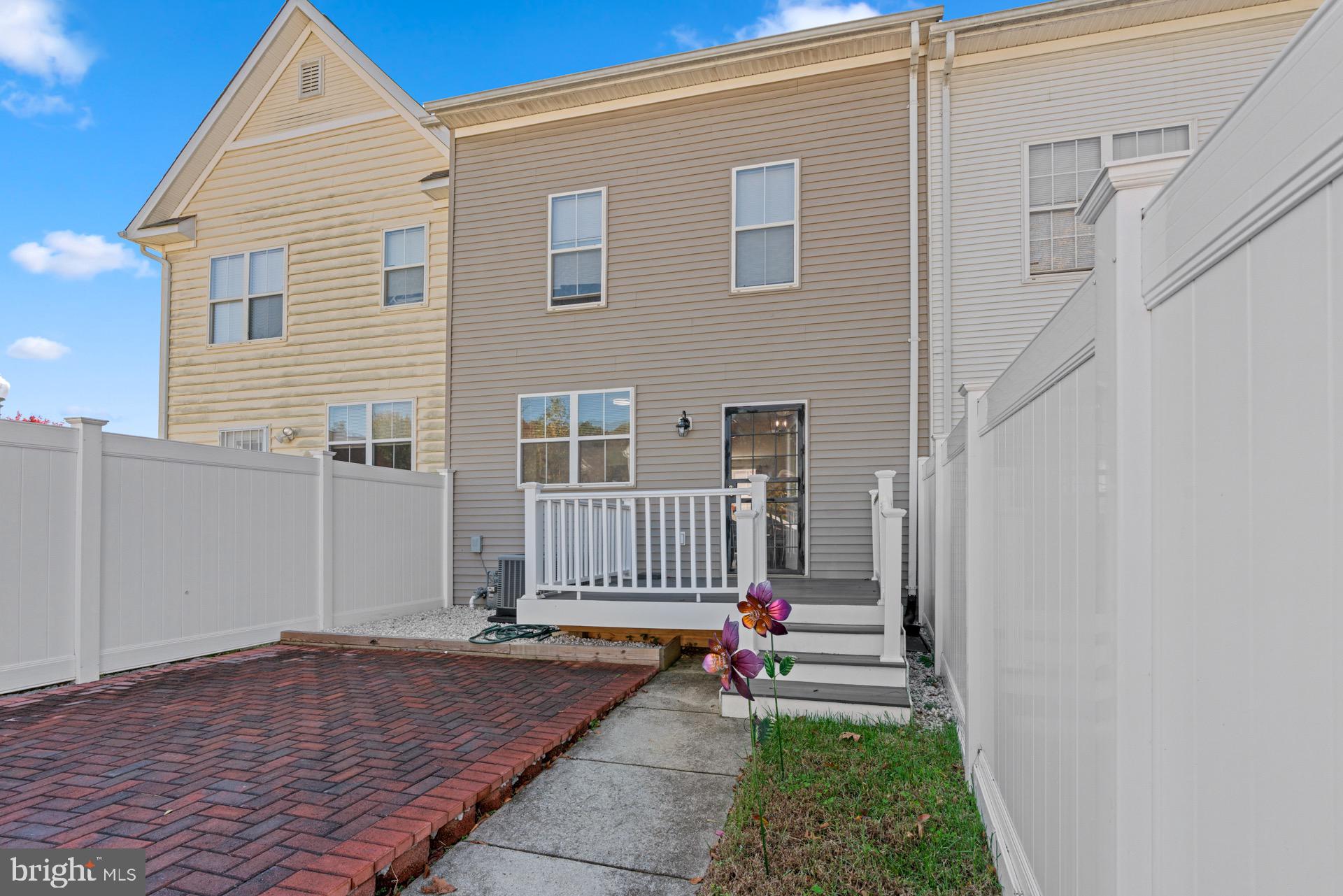 1753 TOBIAS DRIVE SE