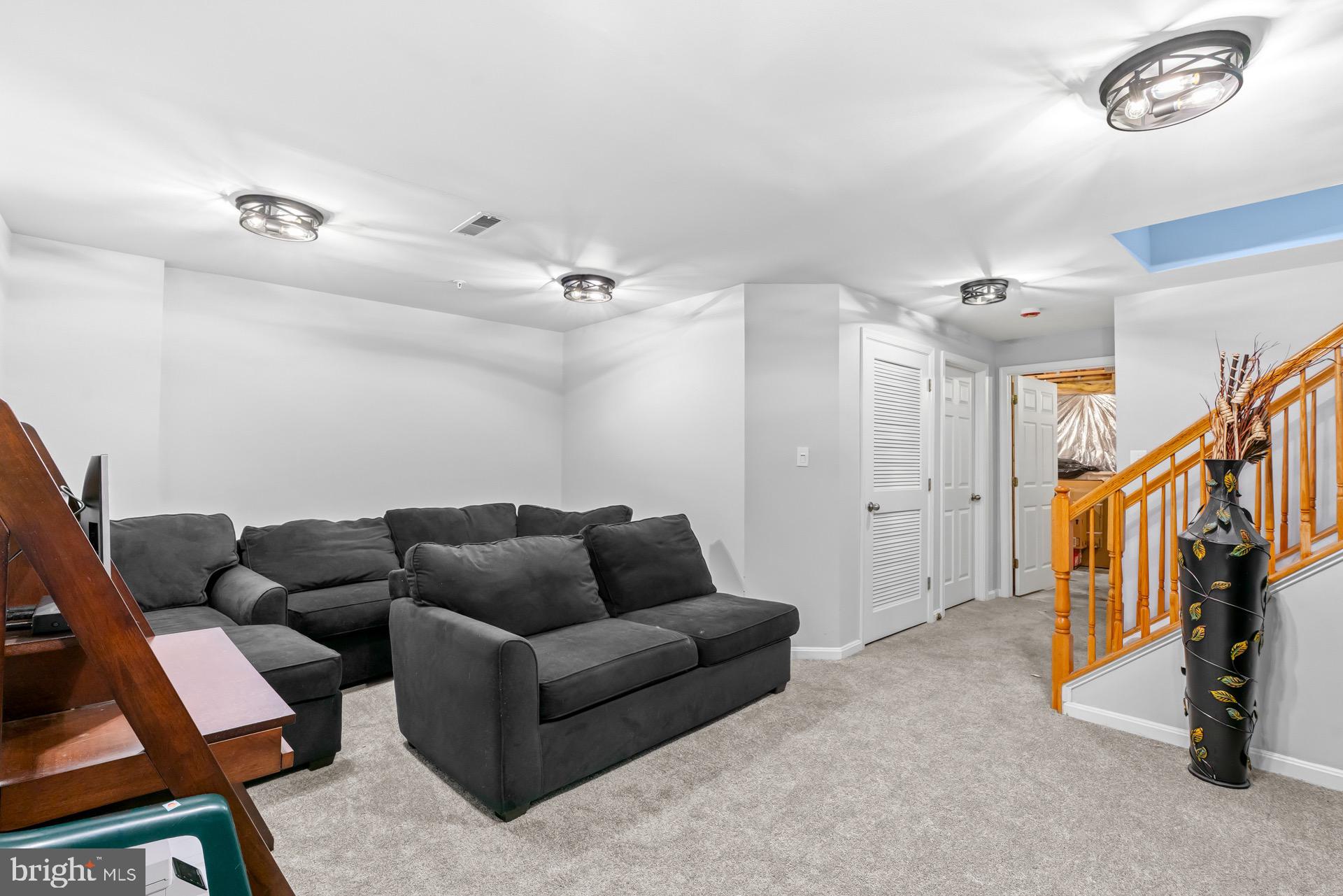 1753 TOBIAS DRIVE SE