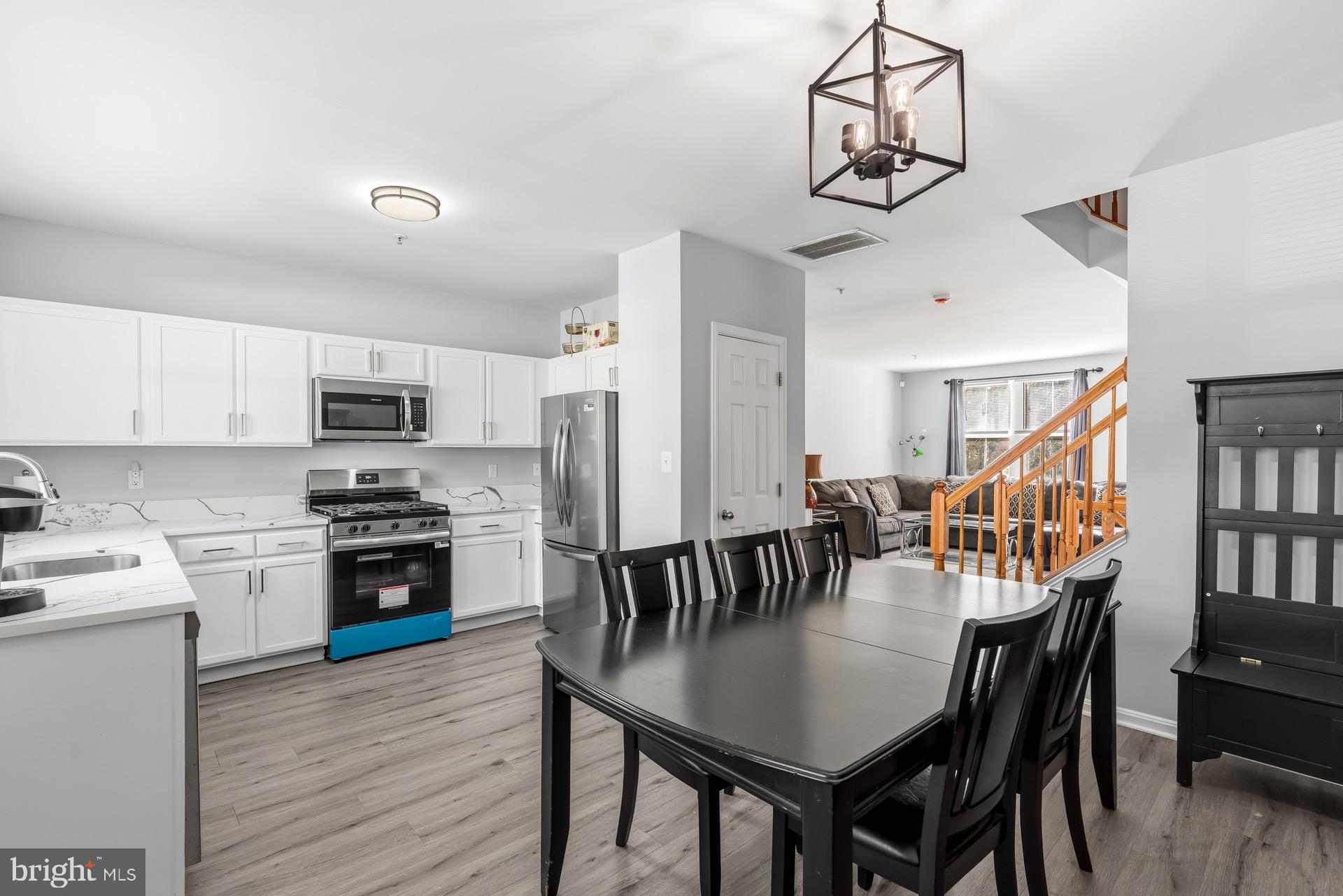 1753 TOBIAS DRIVE SE