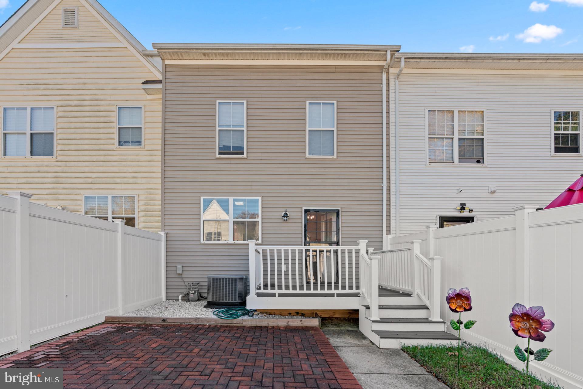 1753 TOBIAS DRIVE SE