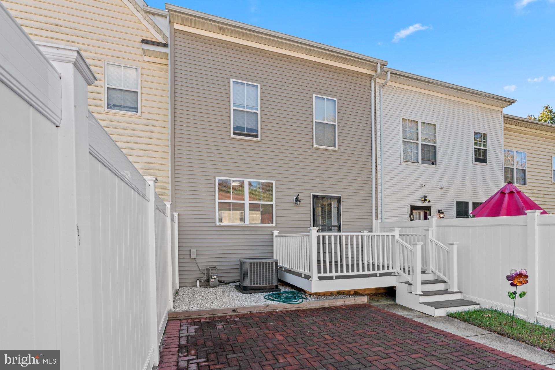 1753 TOBIAS DRIVE SE