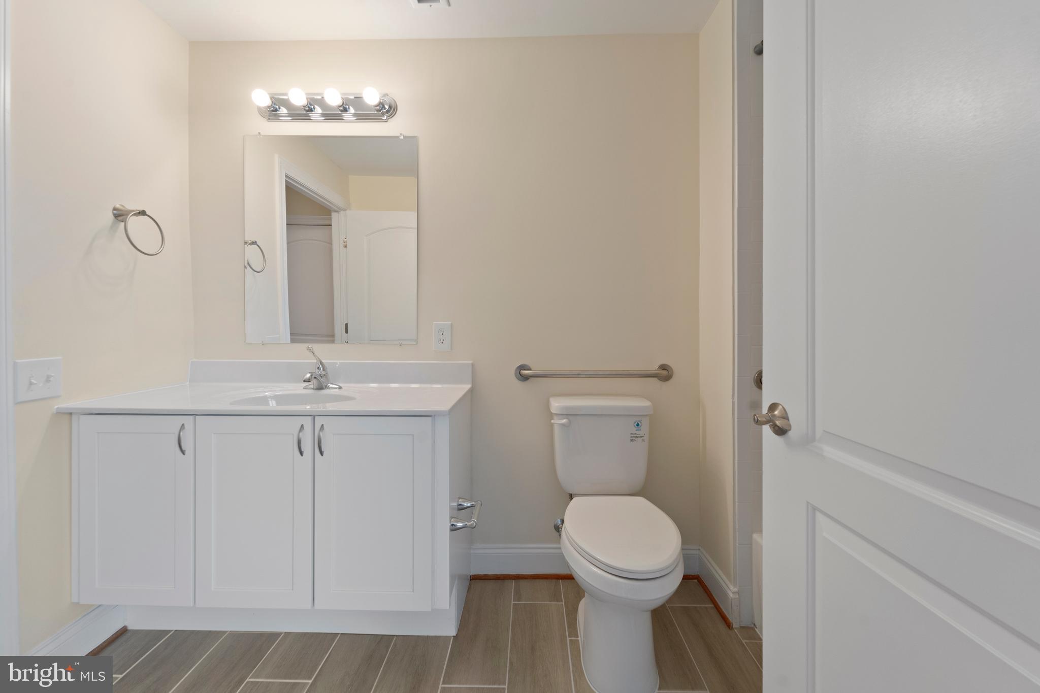 911 KENNEDY STREET NW 4