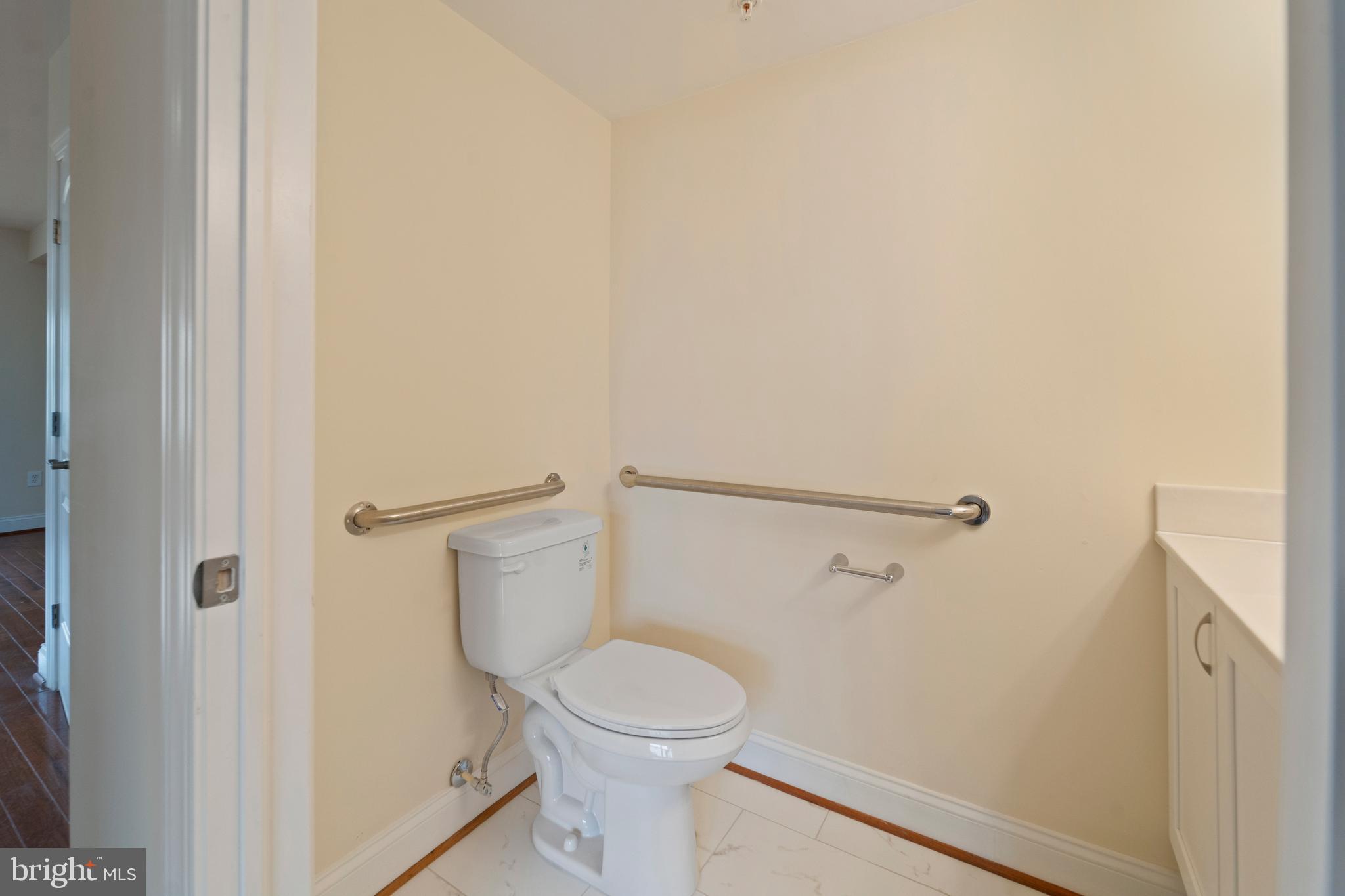 911 KENNEDY STREET NW 4