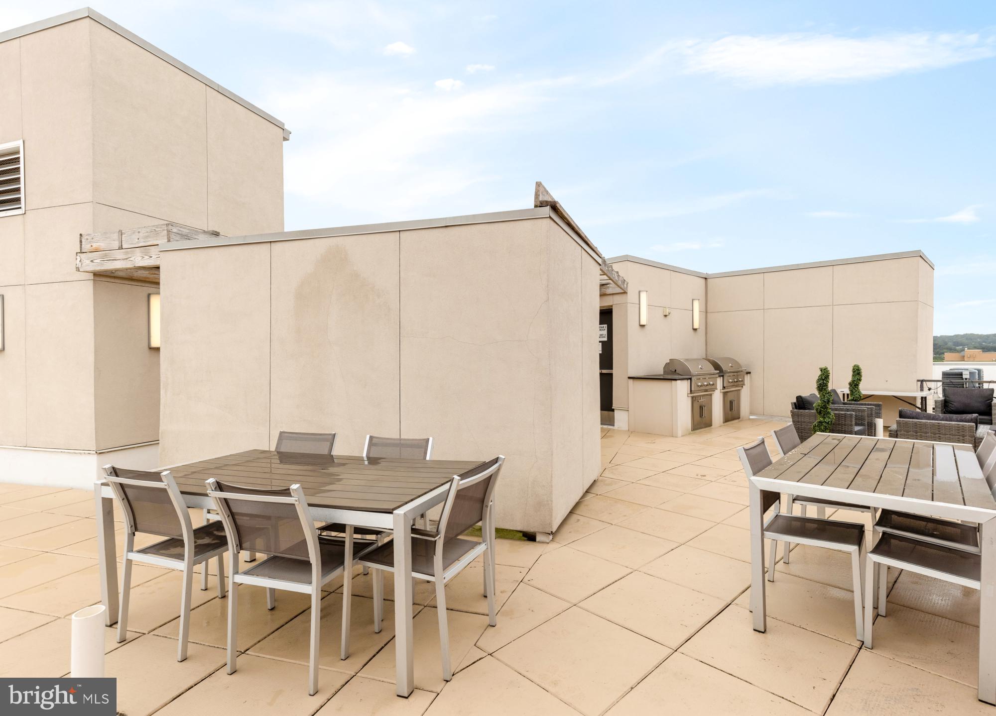 1500 PENNSYLVANIA AVENUE SE 305