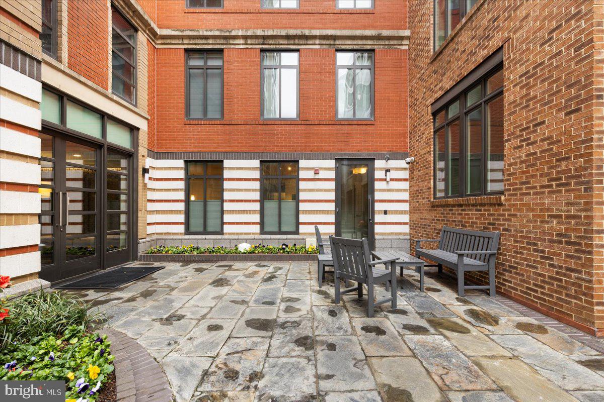 2818 CONNECTICUT AVENUE NW 104