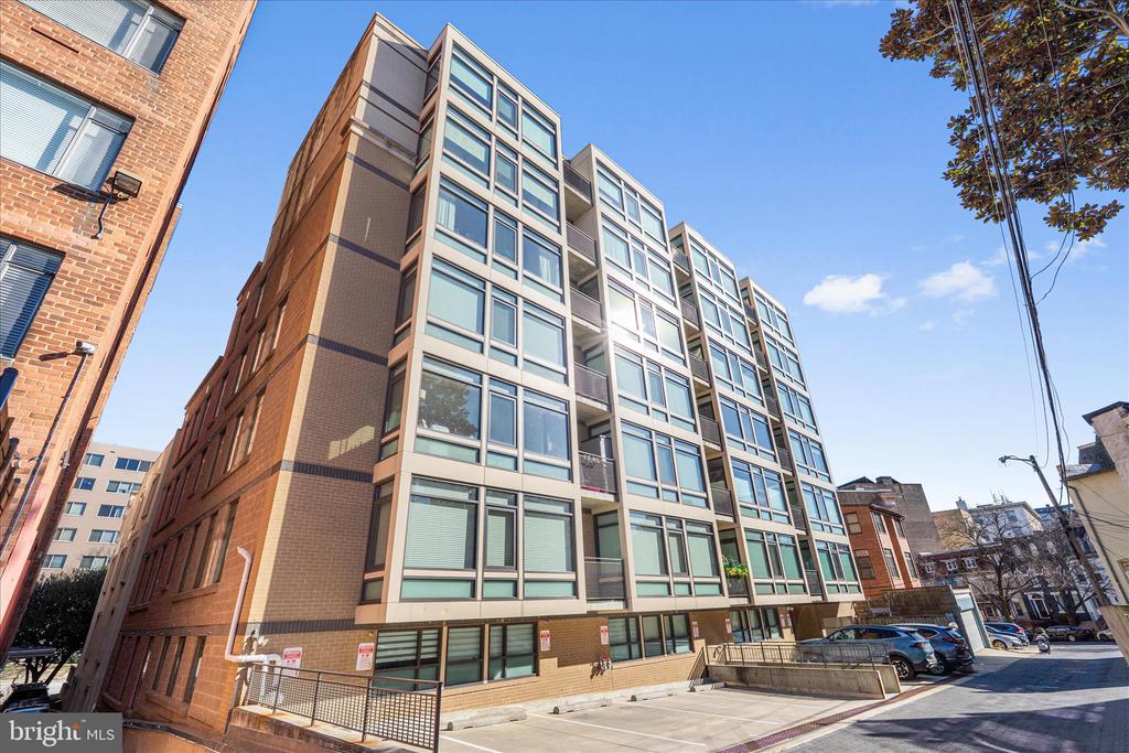 2818 CONNECTICUT AVENUE NW 104