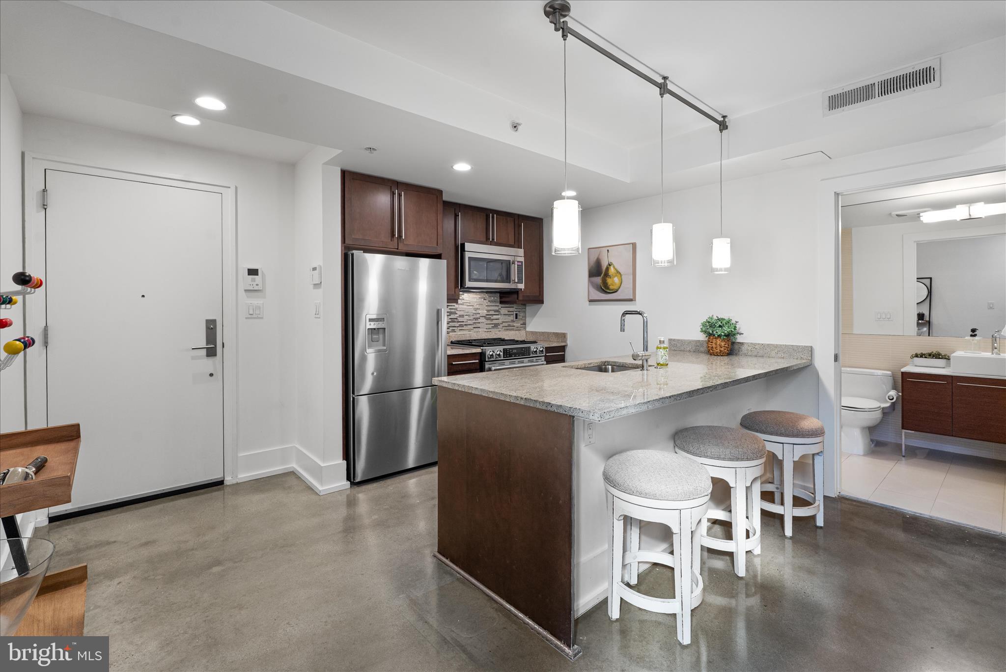 2818 CONNECTICUT AVENUE NW 104