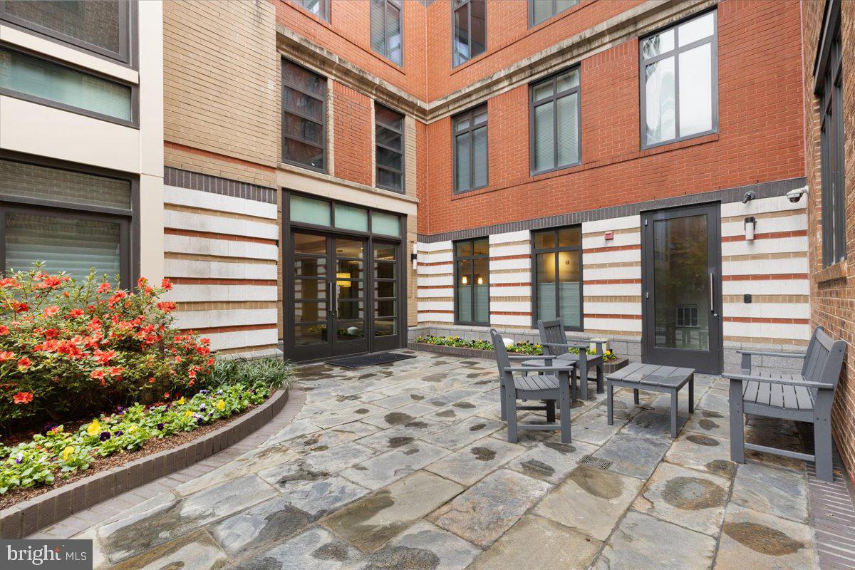 2818 CONNECTICUT AVENUE NW 104